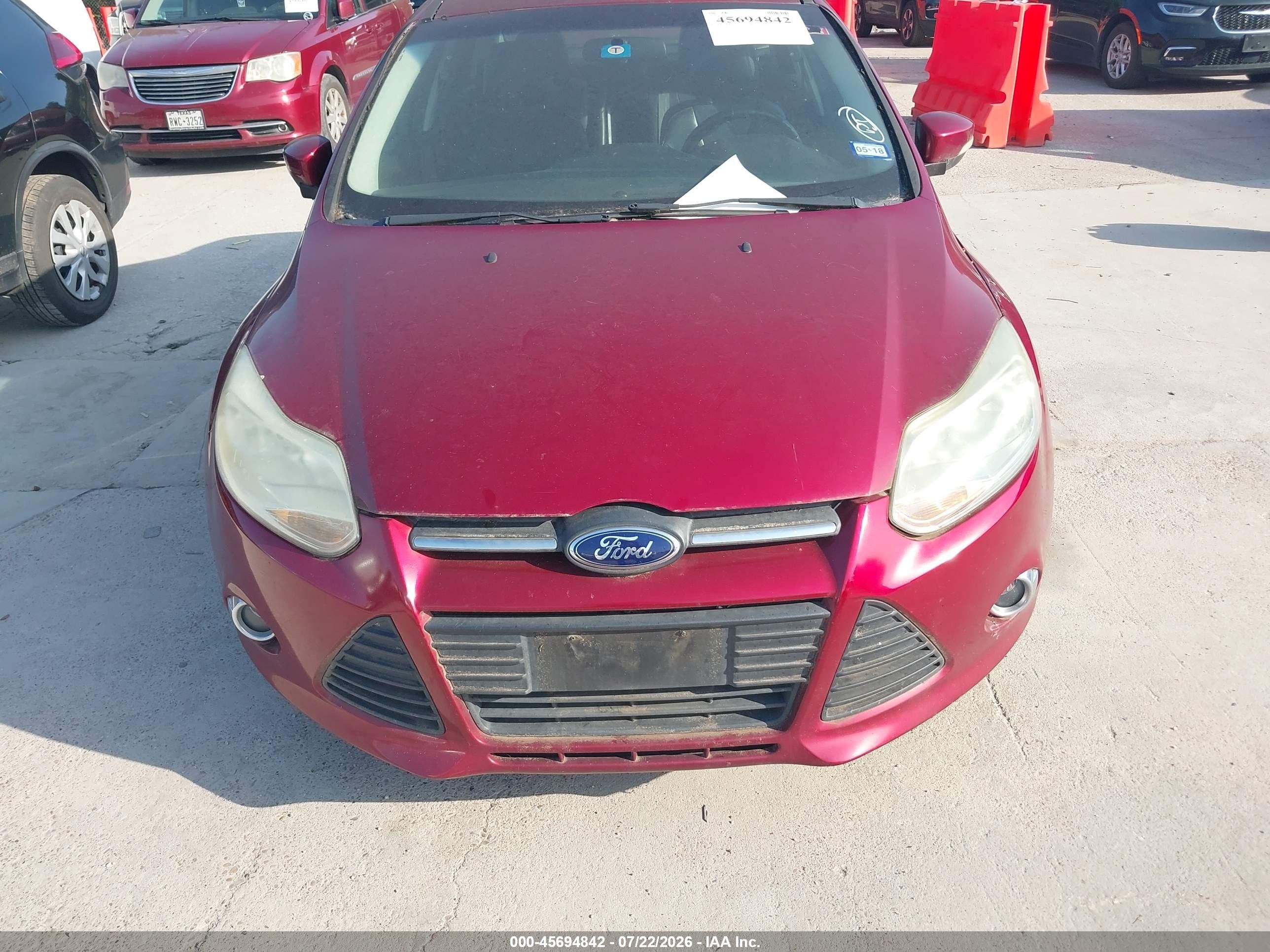 2014 Ford Focus Se Maroon vin: 1FADP3F27EL150982