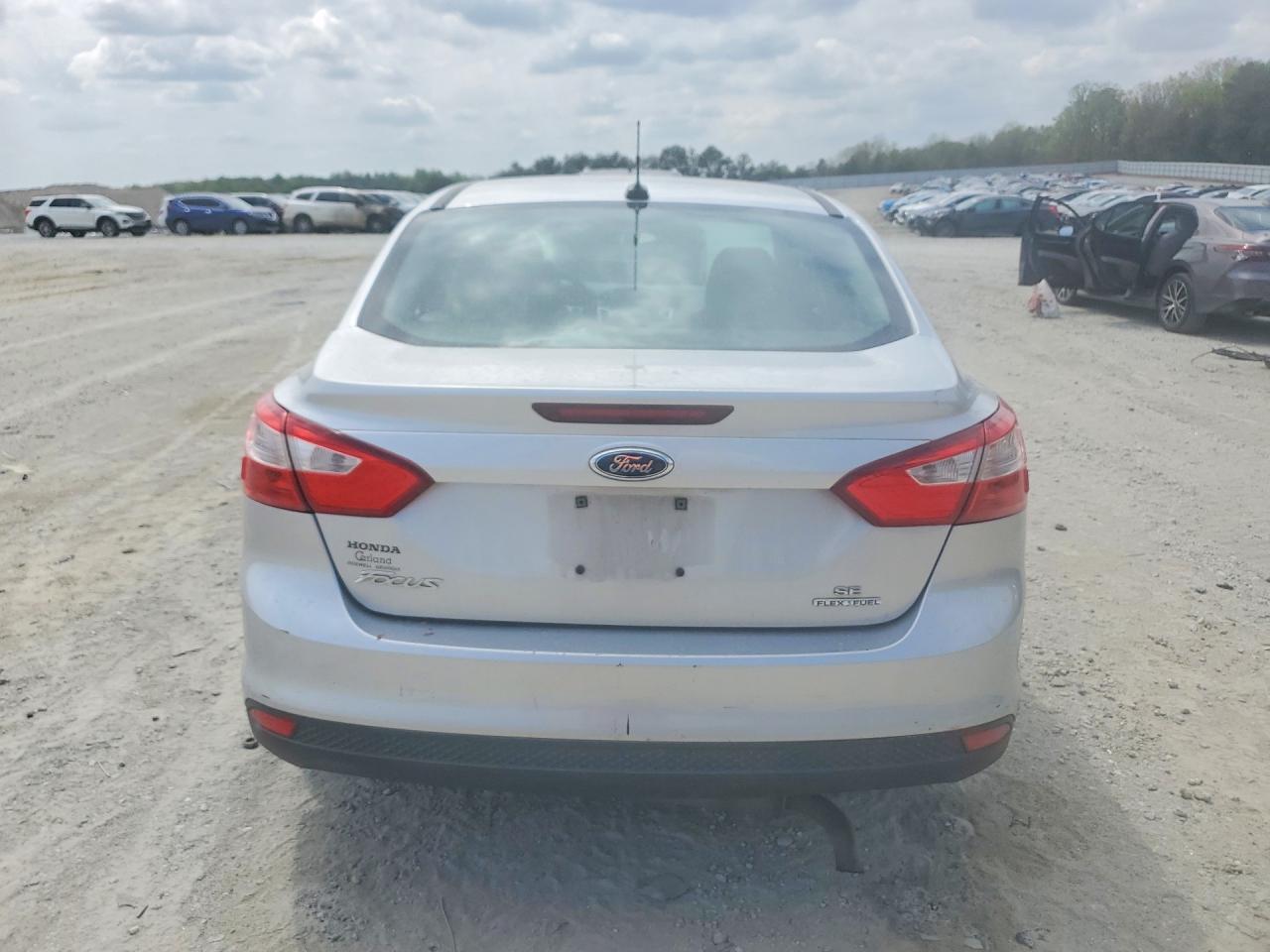 2014 Ford Focus Se Silver vin: 1FADP3F27EL181780
