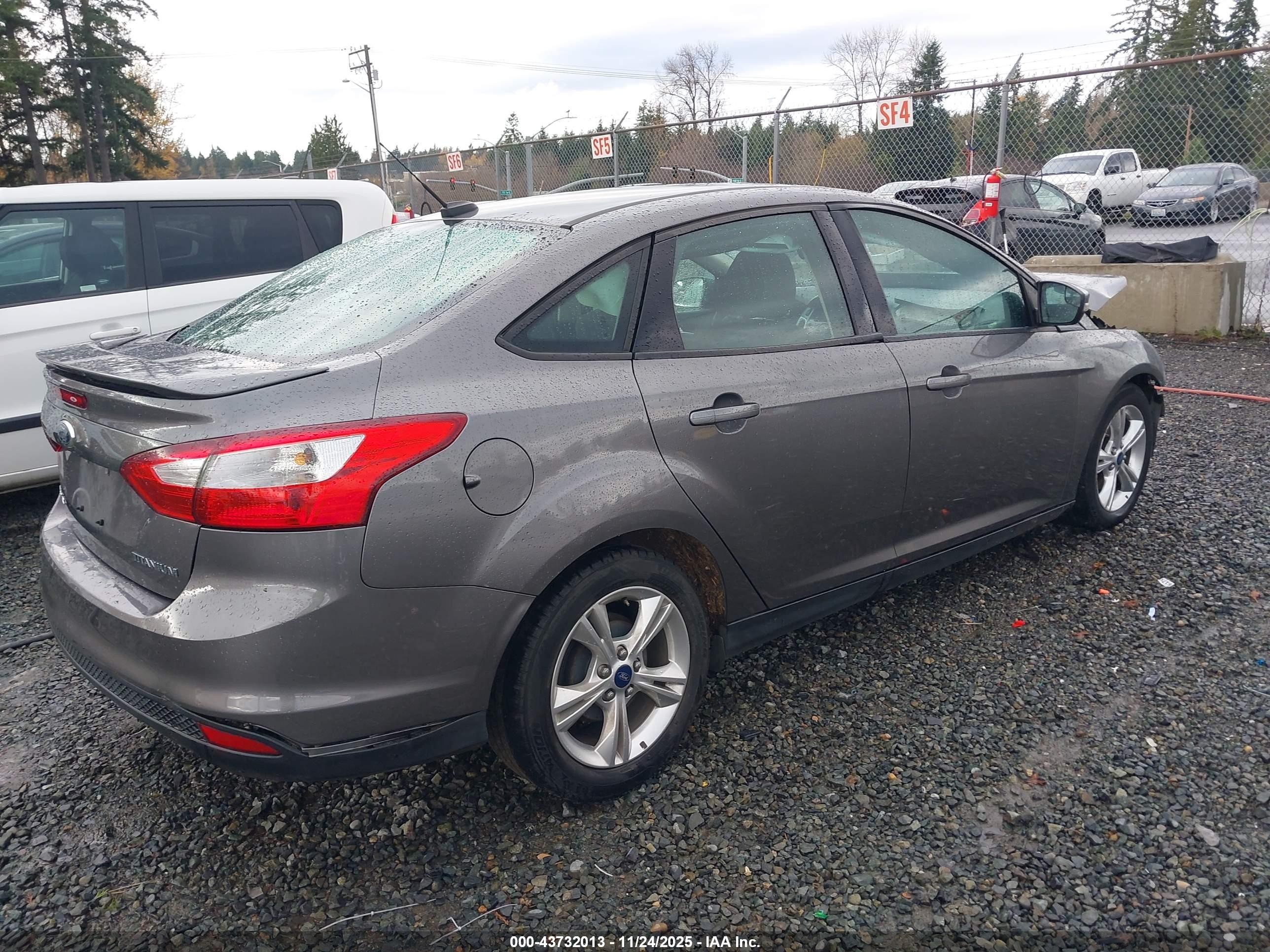 2014 Ford Focus Se Gray vin: 1FADP3F27EL200425