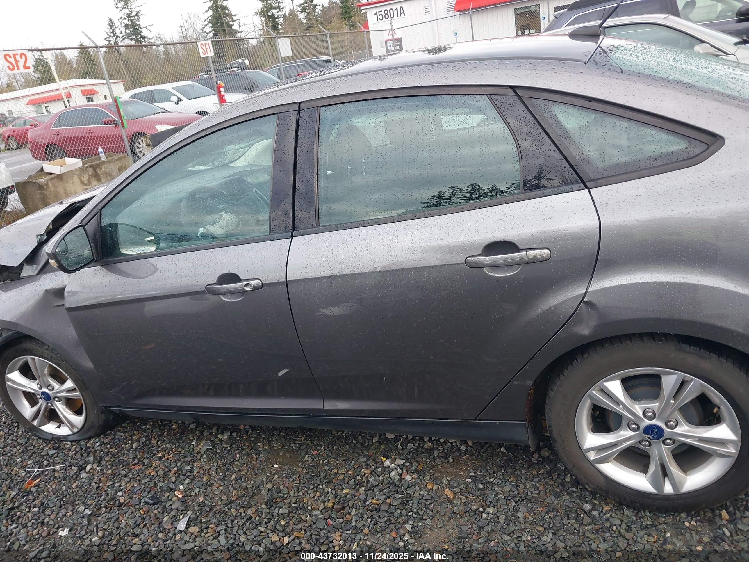 2014 Ford Focus Se Gray vin: 1FADP3F27EL200425