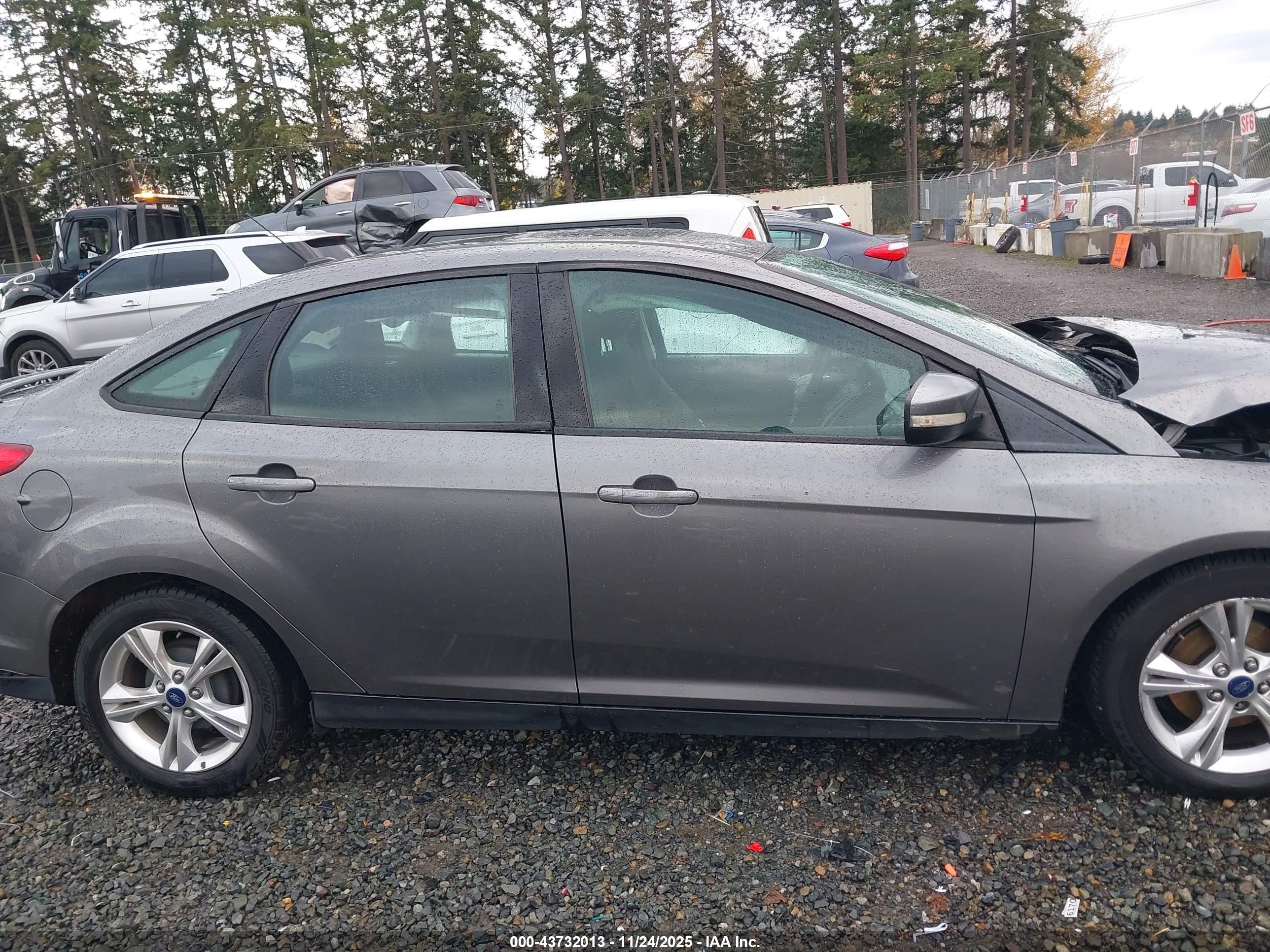 2014 Ford Focus Se Gray vin: 1FADP3F27EL200425