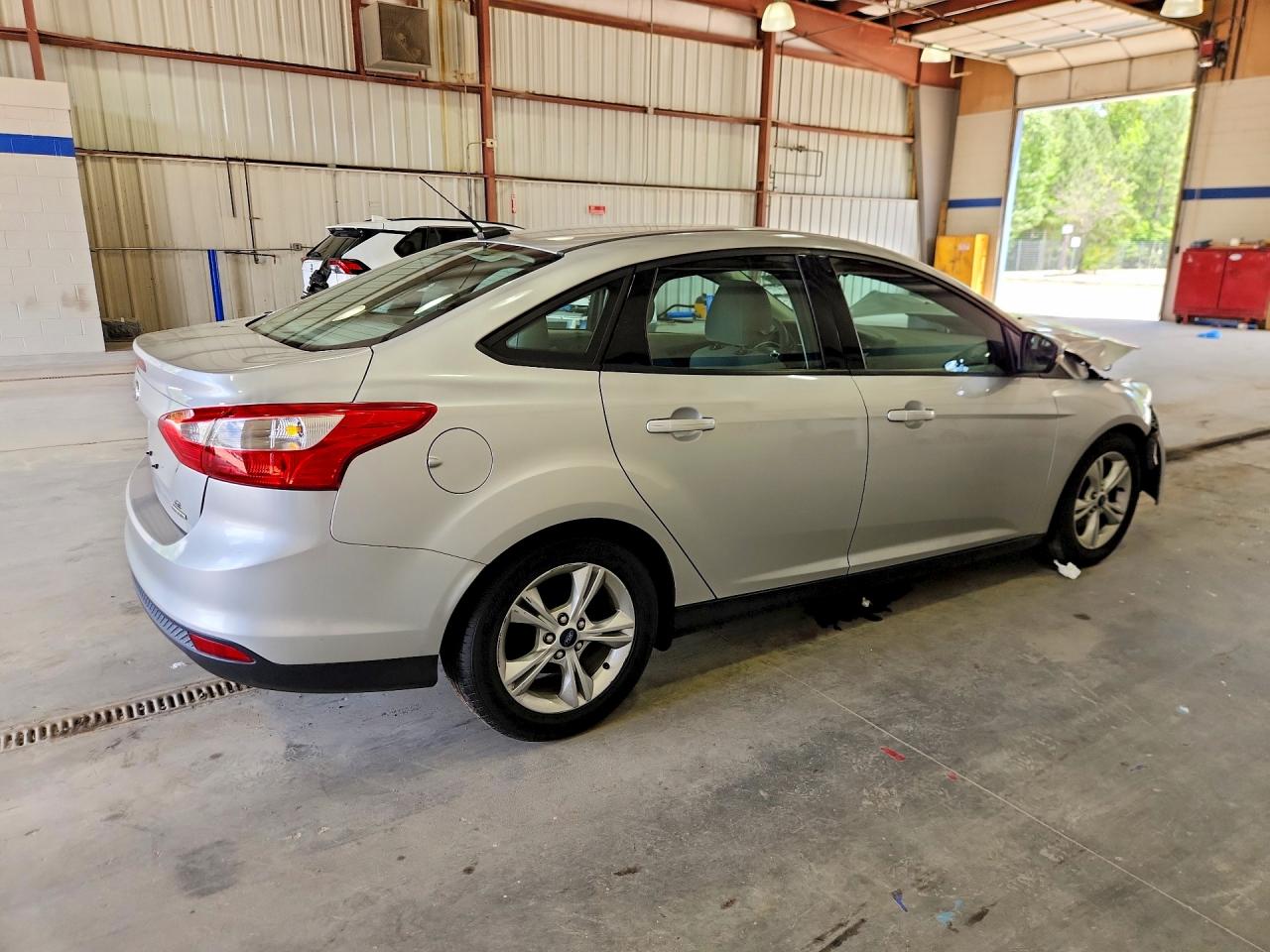 2014 Ford Focus Se Серебряный vin: 1FADP3F27EL216589
