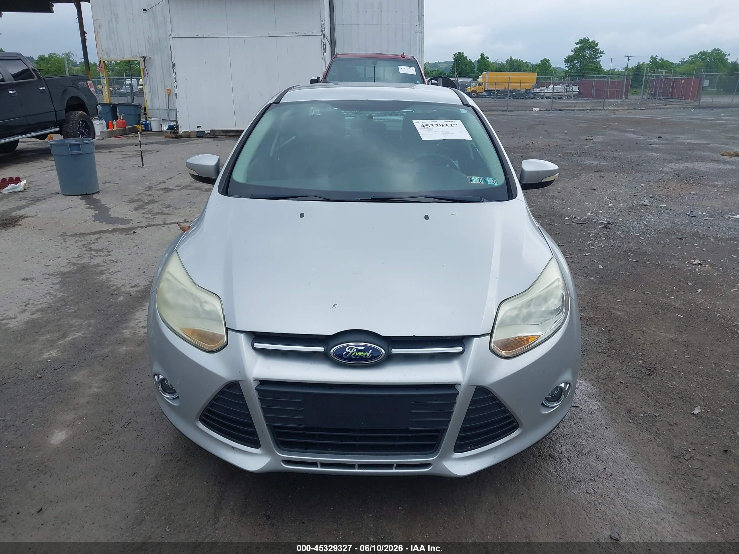2014 Ford Focus Se Silver vin: 1FADP3F27EL222425