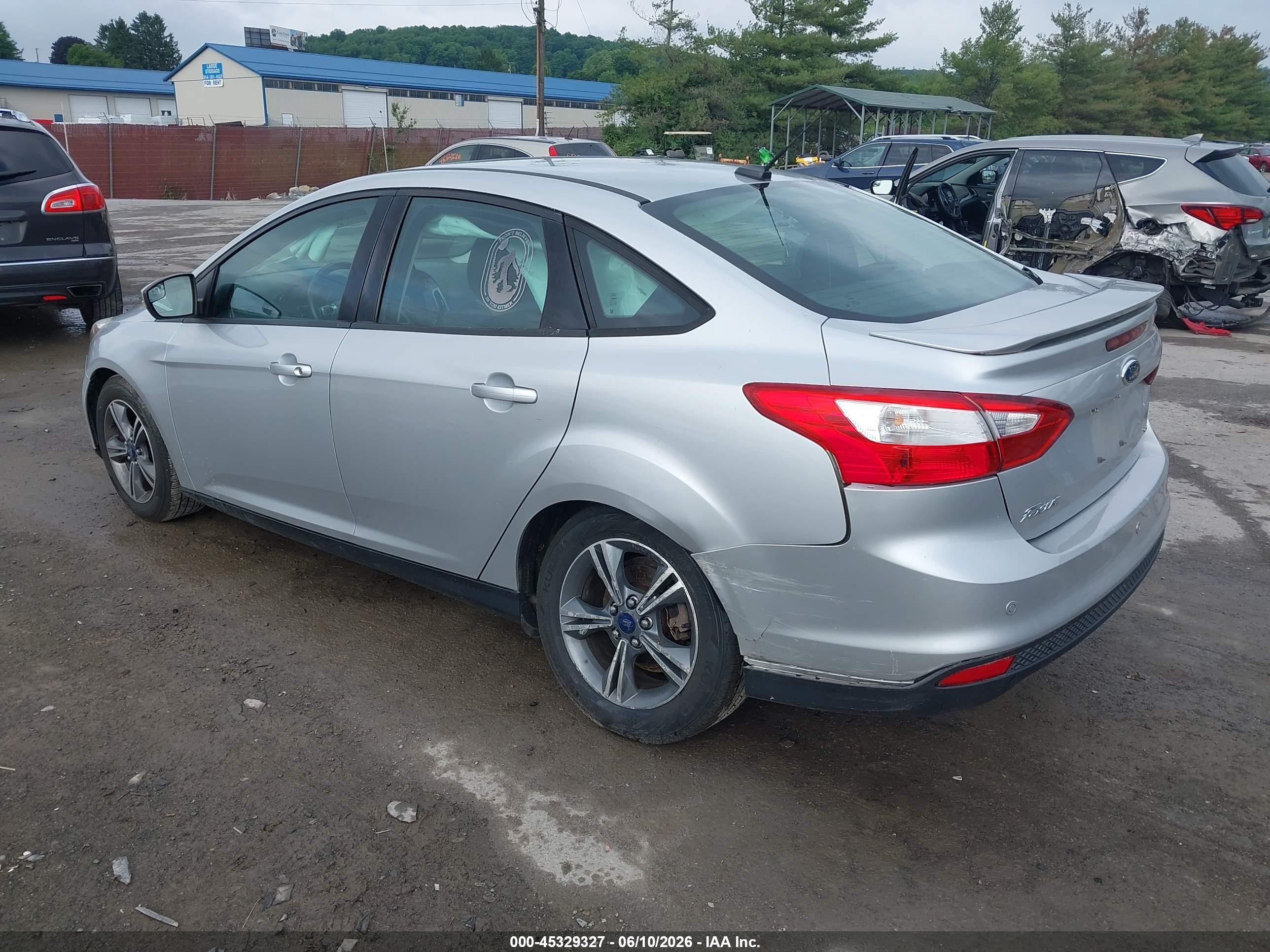 2014 Ford Focus Se Silver vin: 1FADP3F27EL222425