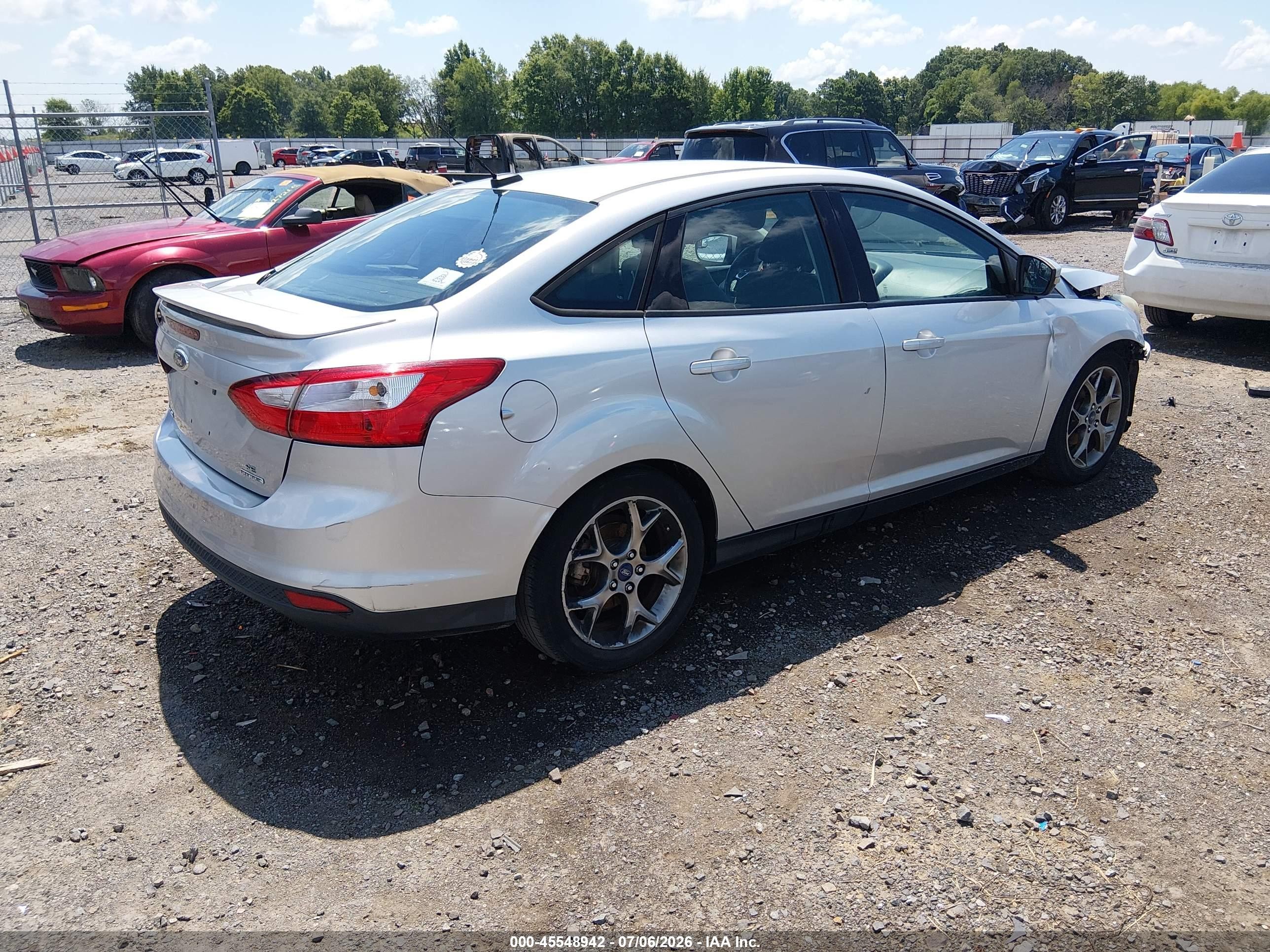 2014 Ford Focus Se Silver vin: 1FADP3F27EL227480