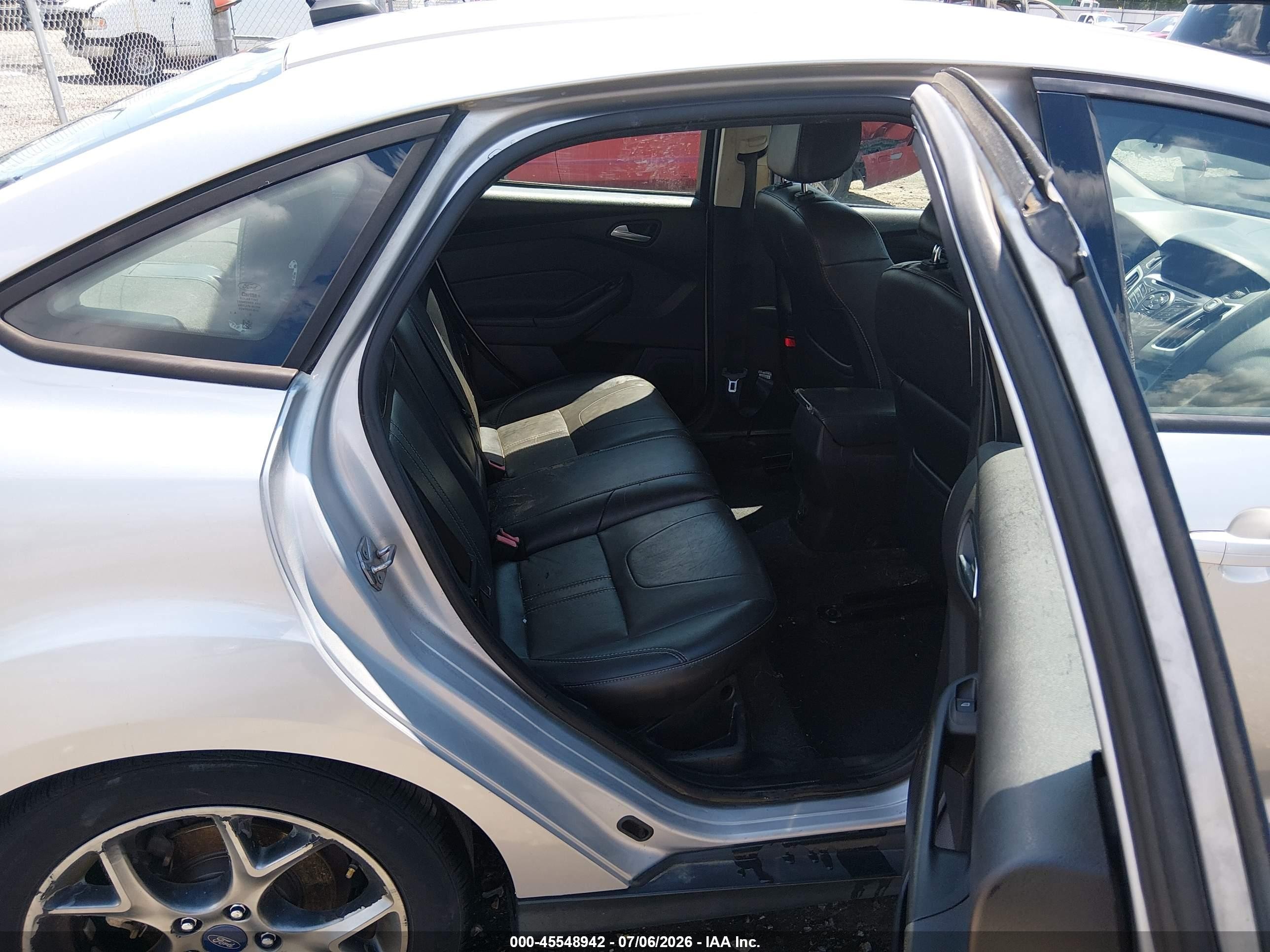 2014 Ford Focus Se Silver vin: 1FADP3F27EL227480