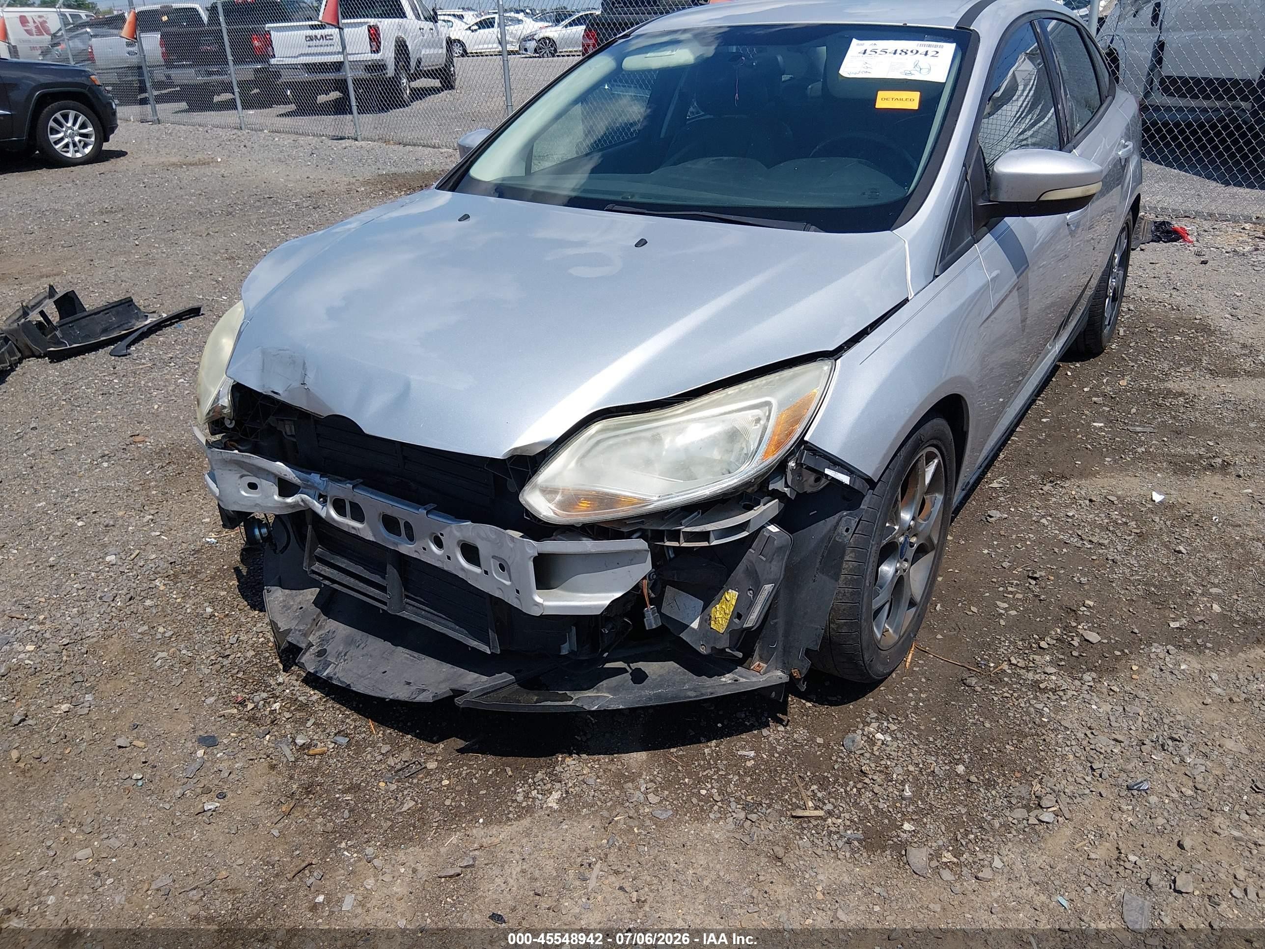 2014 Ford Focus Se Silver vin: 1FADP3F27EL227480