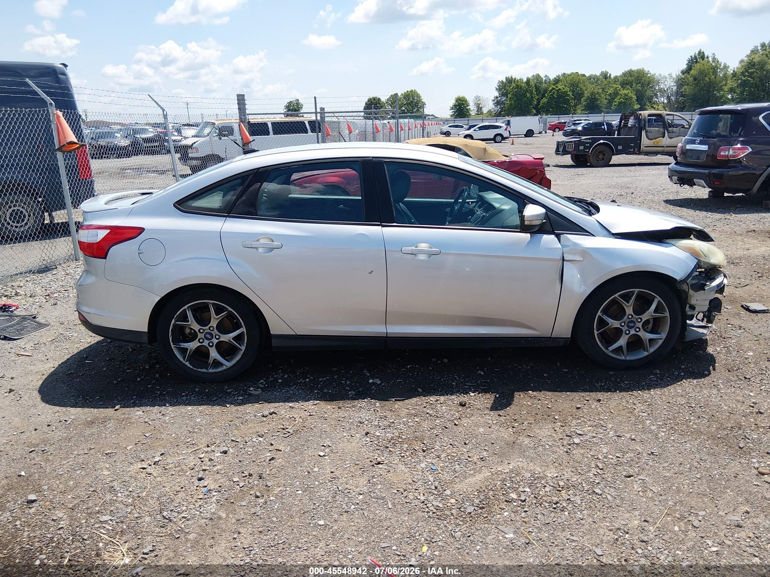 2014 Ford Focus Se Silver vin: 1FADP3F27EL227480