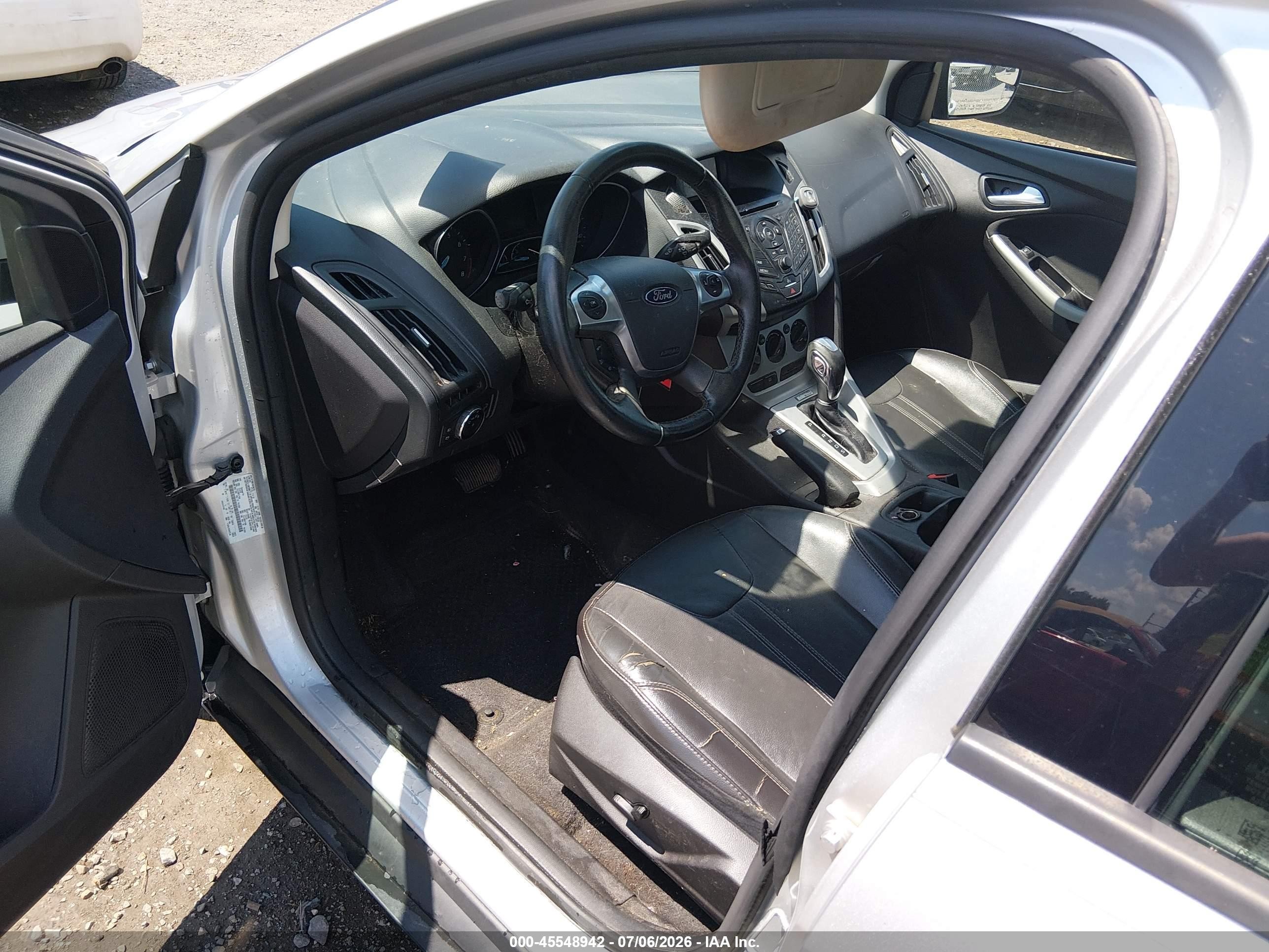 2014 Ford Focus Se Silver vin: 1FADP3F27EL227480