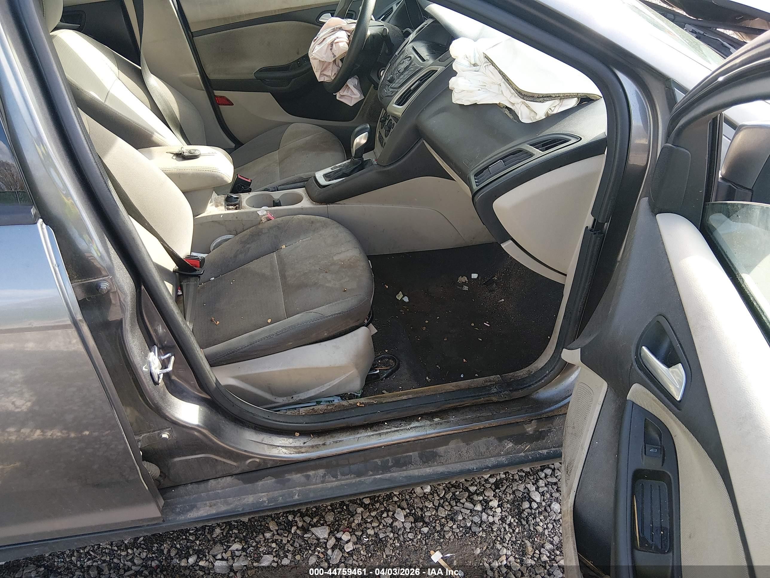 2014 Ford Focus Se Silver vin: 1FADP3F27EL304817