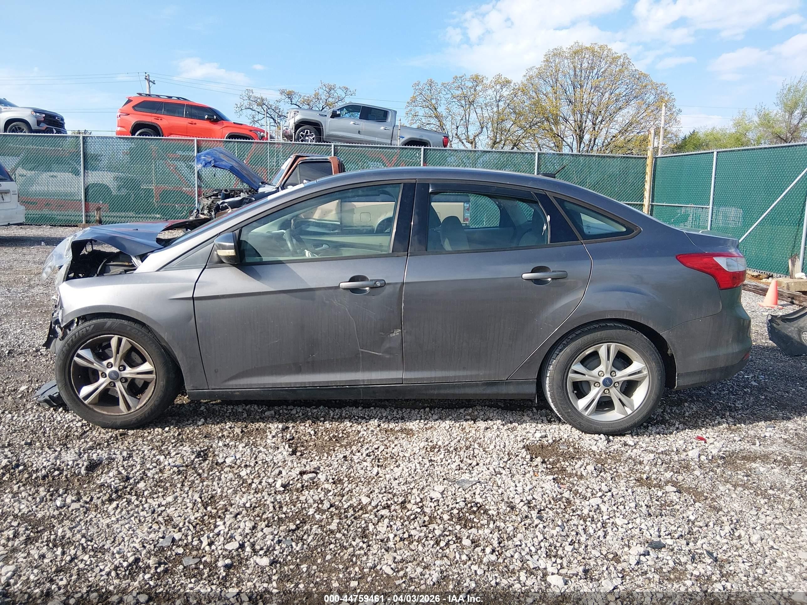 2014 Ford Focus Se Silver vin: 1FADP3F27EL304817