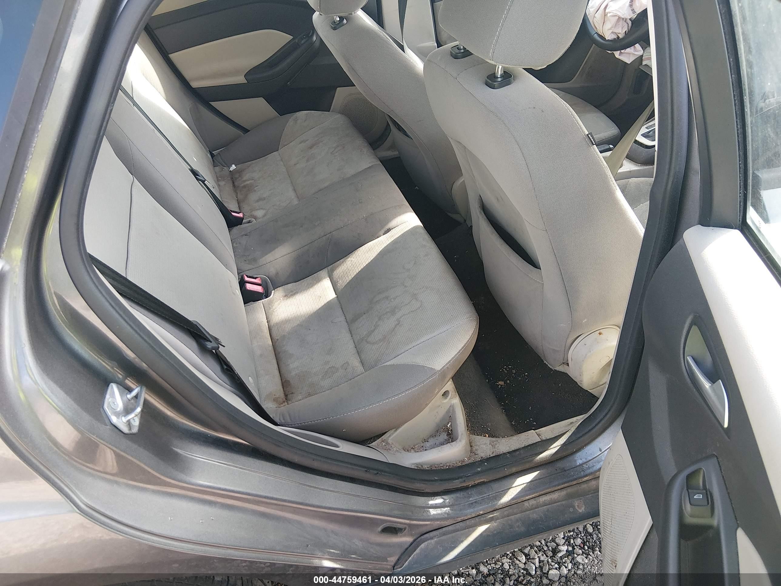 2014 Ford Focus Se Silver vin: 1FADP3F27EL304817