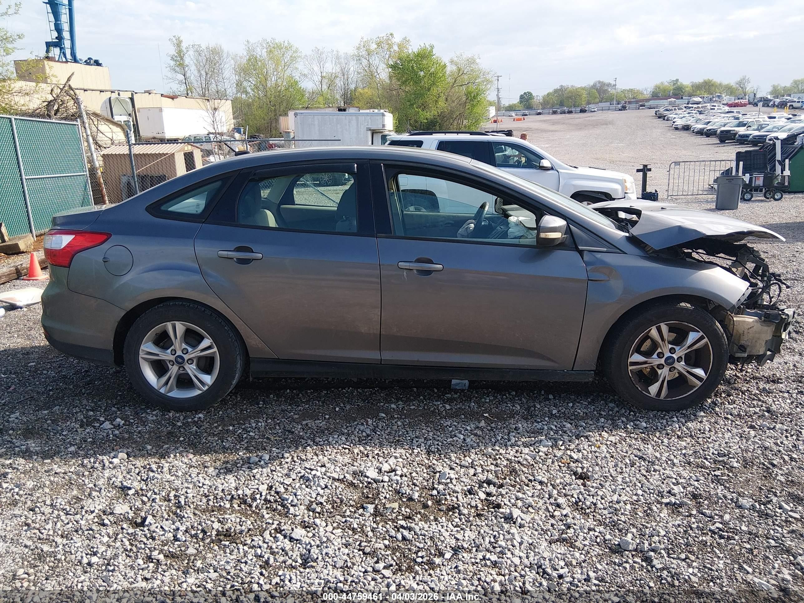 2014 Ford Focus Se Silver vin: 1FADP3F27EL304817