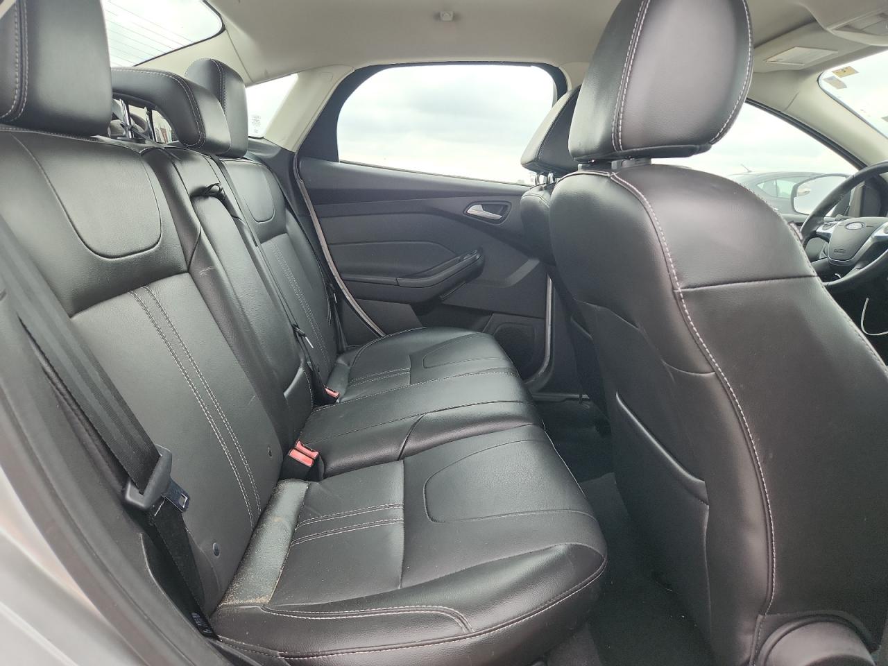 2014 Ford Focus Se Silver vin: 1FADP3F27EL334240