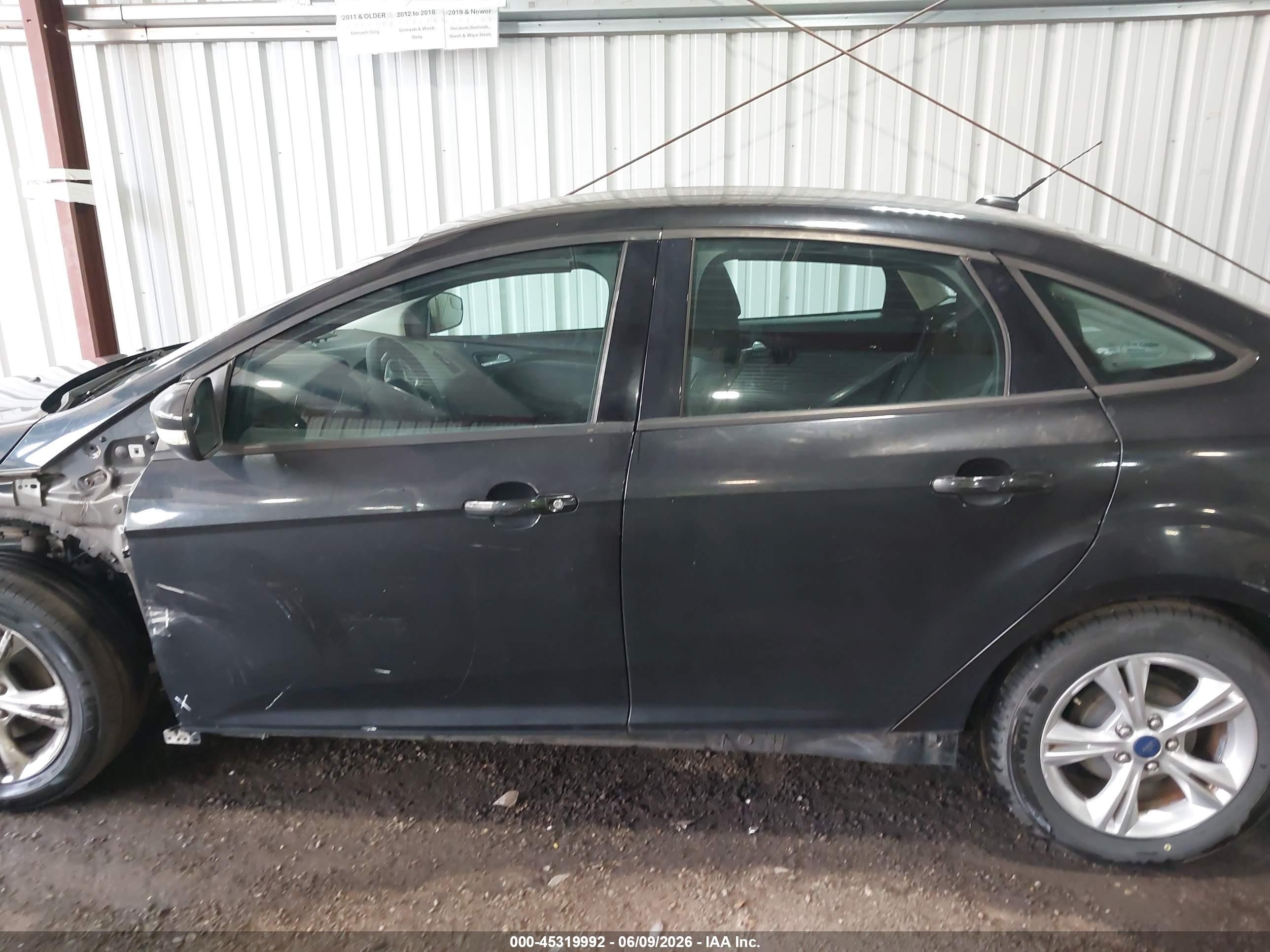 2014 Ford Focus Se Dark Blue vin: 1FADP3F27EL369070