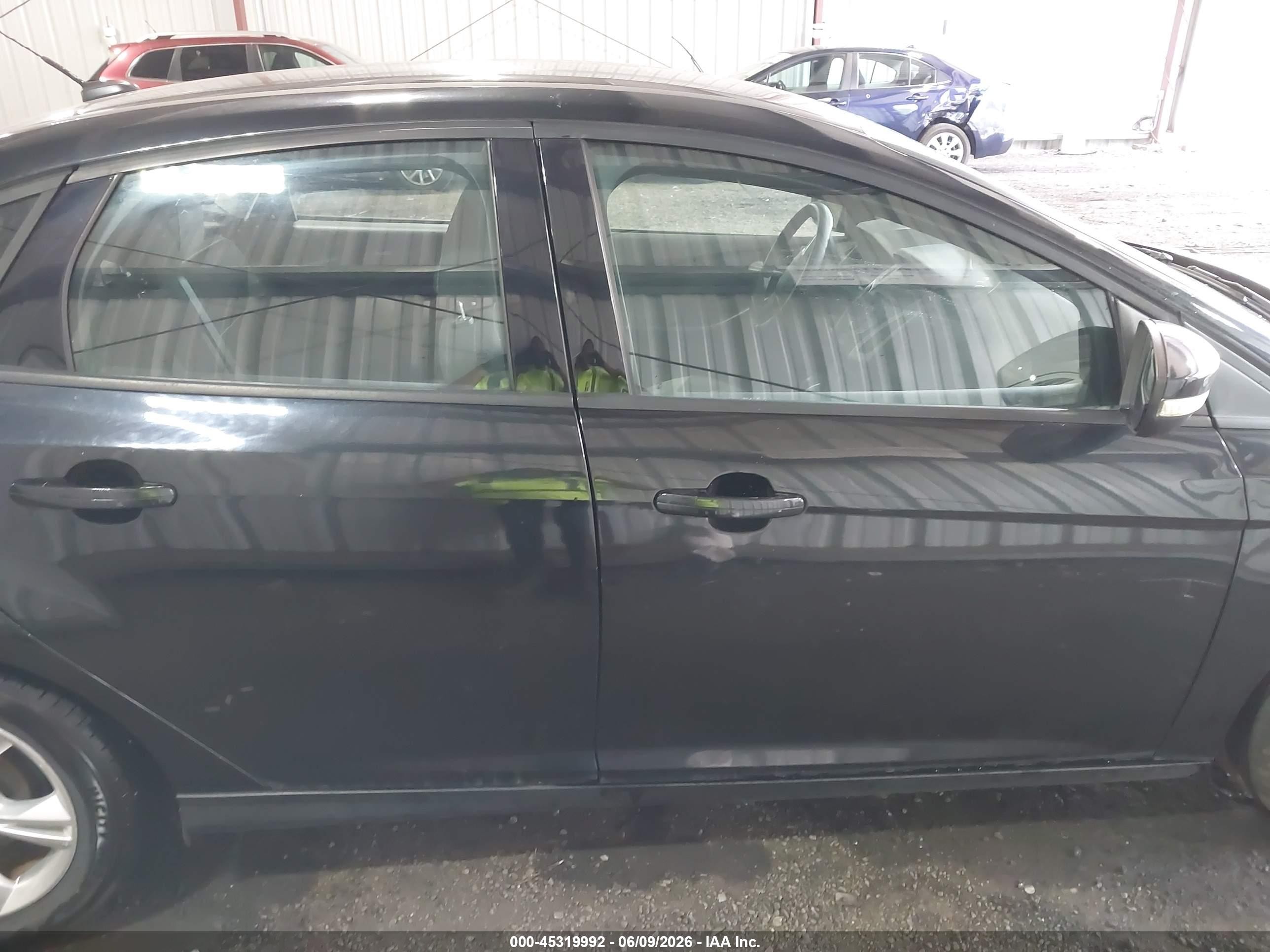 2014 Ford Focus Se Dark Blue vin: 1FADP3F27EL369070