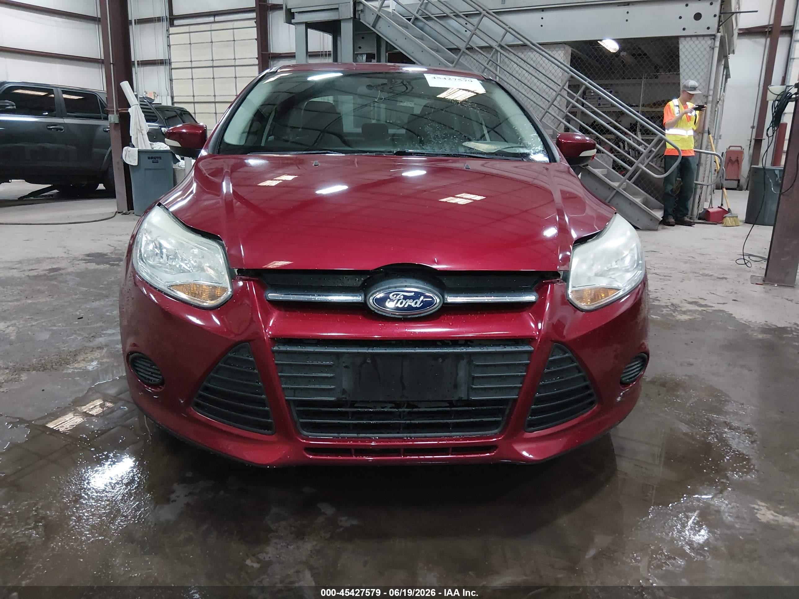 2014 Ford Focus Se Maroon vin: 1FADP3F27EL373863