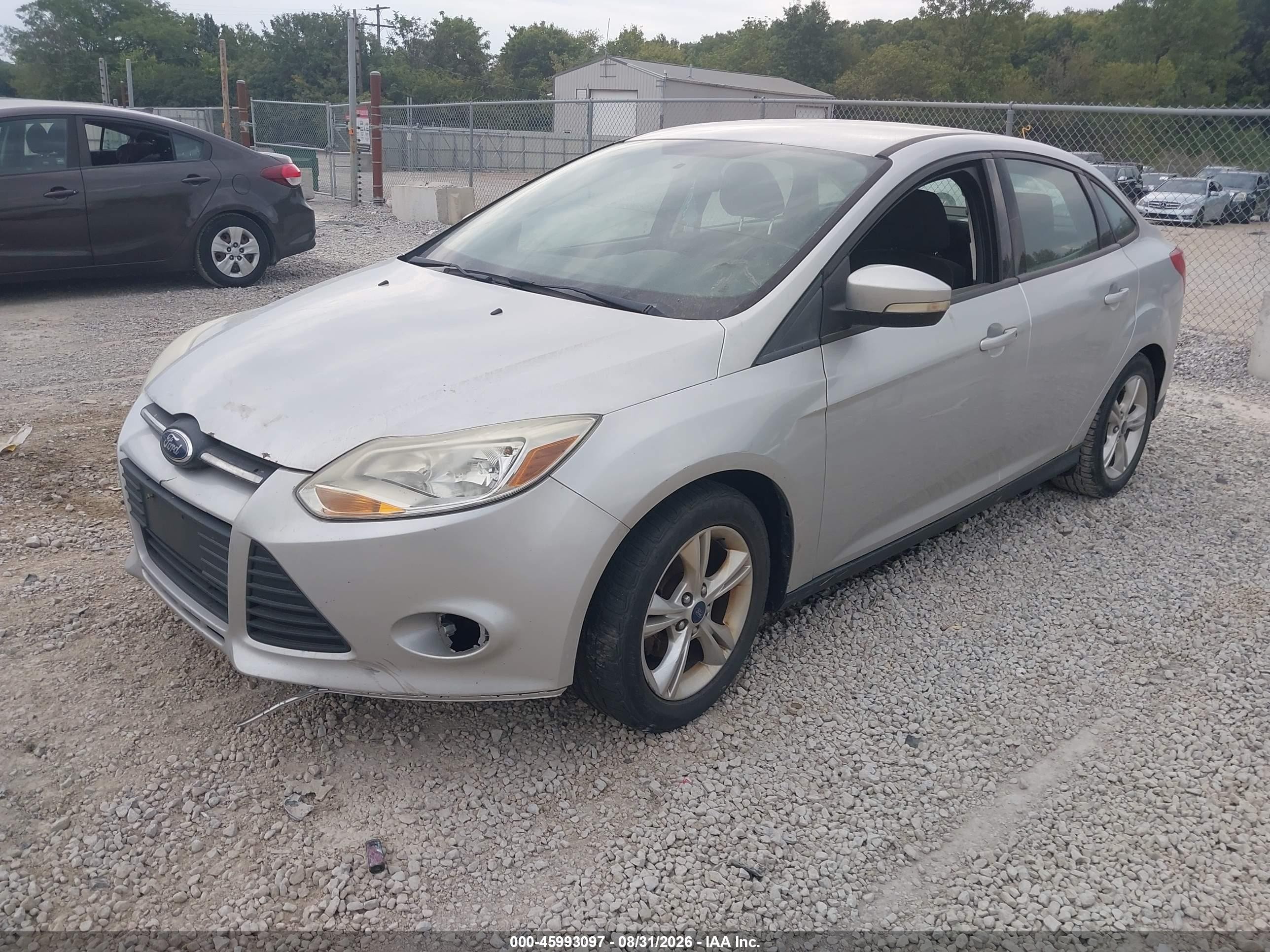 2014 Ford Focus Se Серебряный vin: 1FADP3F27EL382255