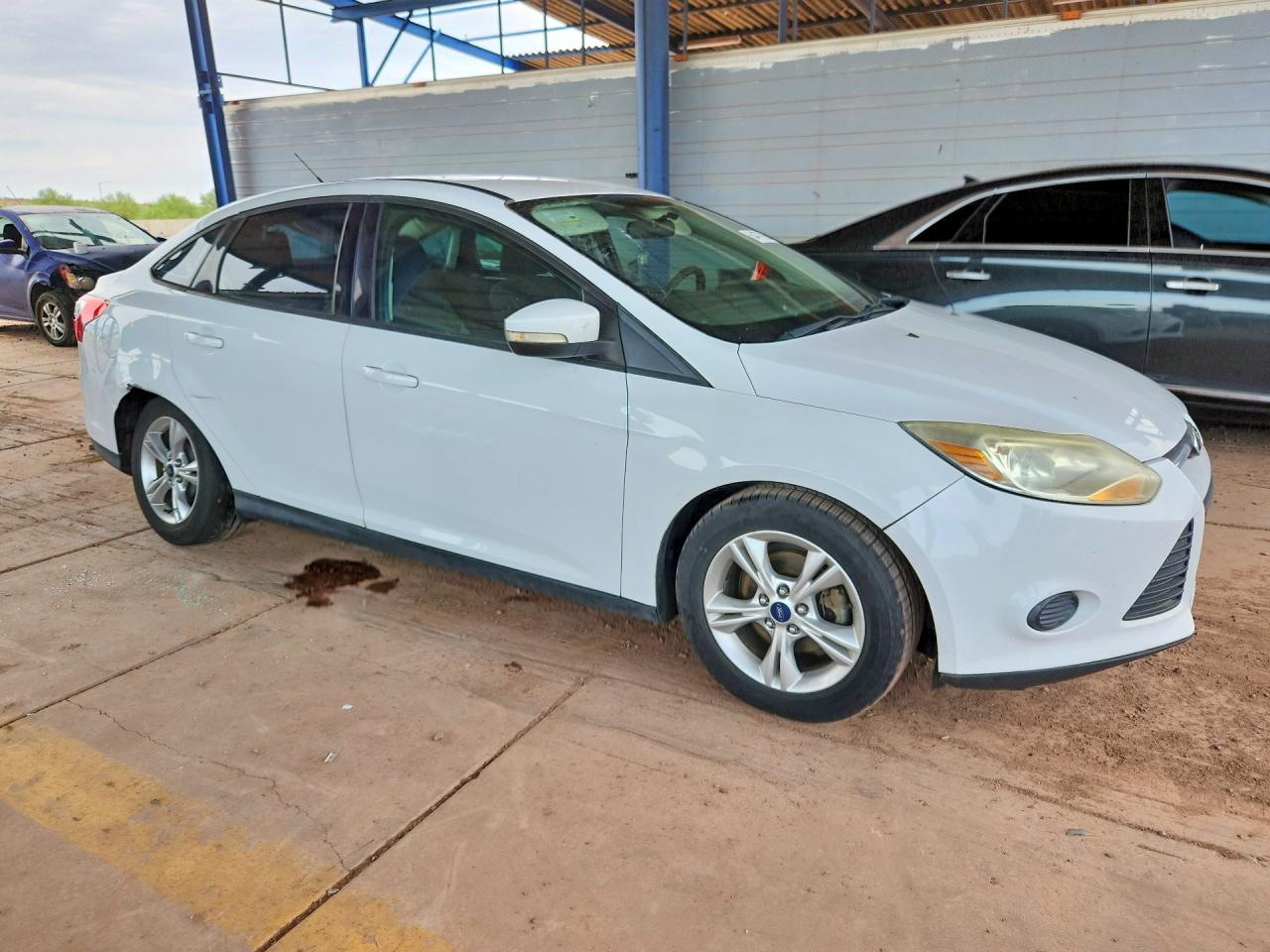 2014 Ford Focus Se Белый vin: 1FADP3F27EL382398
