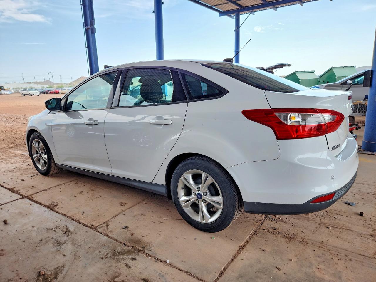 2014 Ford Focus Se Белый vin: 1FADP3F27EL382398