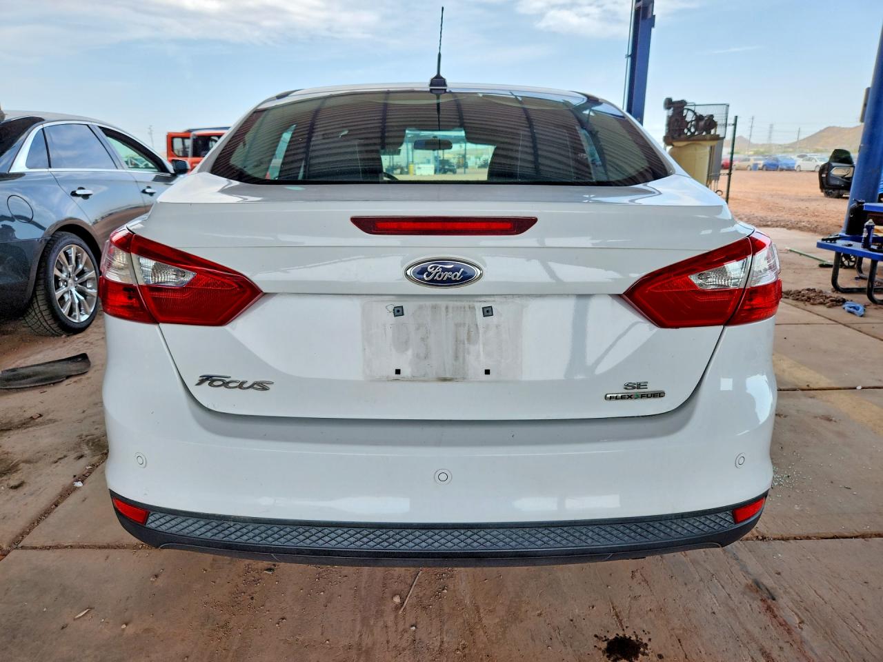 2014 Ford Focus Se Белый vin: 1FADP3F27EL382398