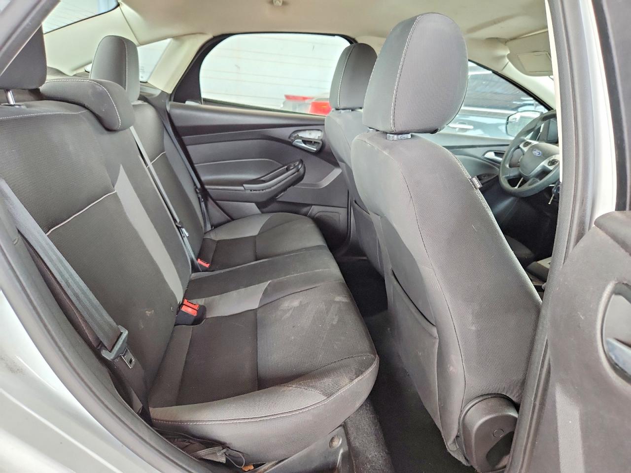 2014 Ford Focus Se Белый vin: 1FADP3F27EL382398