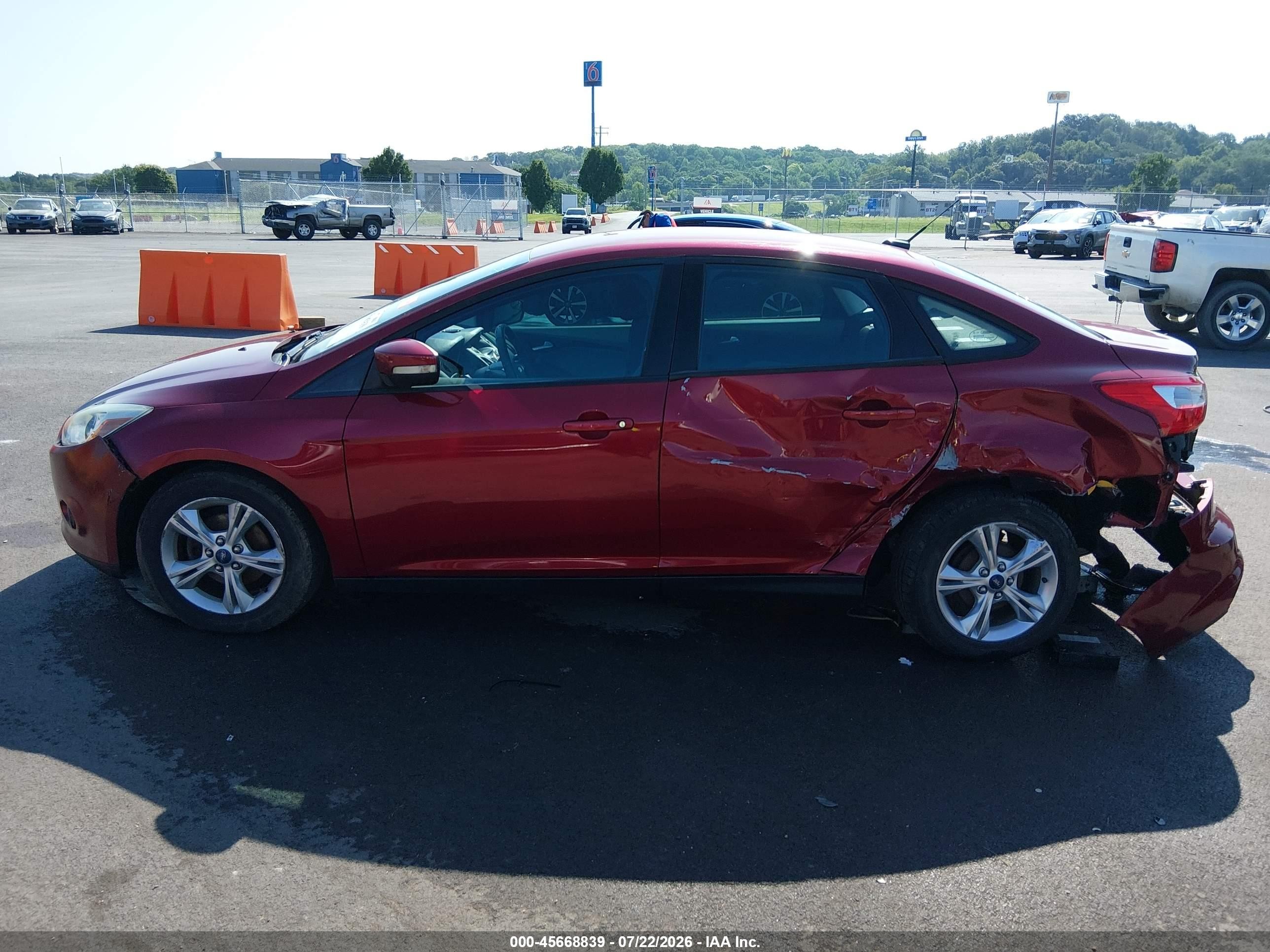 2014 Ford Focus Se Red vin: 1FADP3F27EL388380