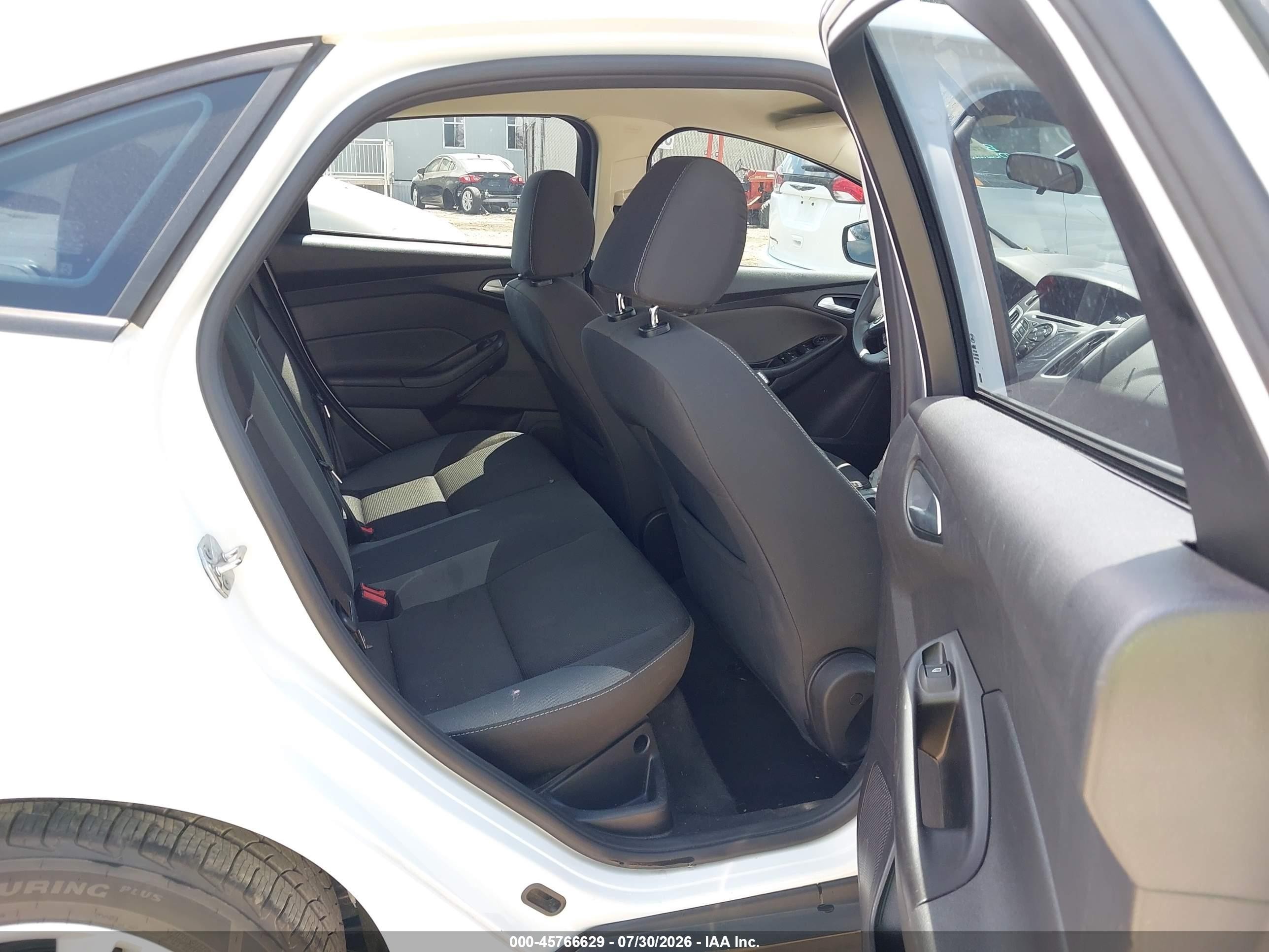 2014 Ford Focus Se White vin: 1FADP3F27EL397631