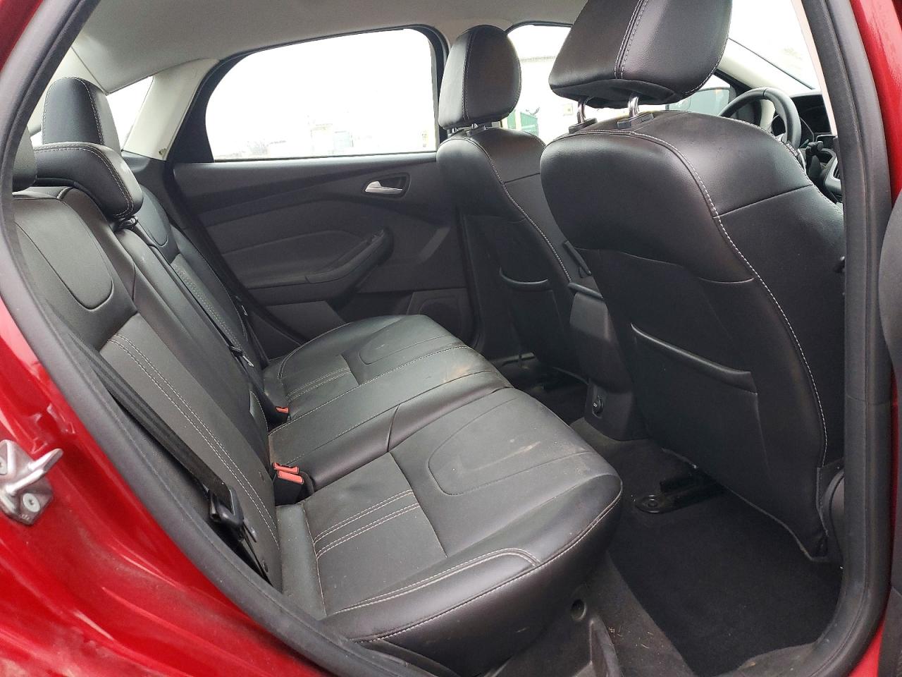 2014 Ford Focus Se Red vin: 1FADP3F27EL398889