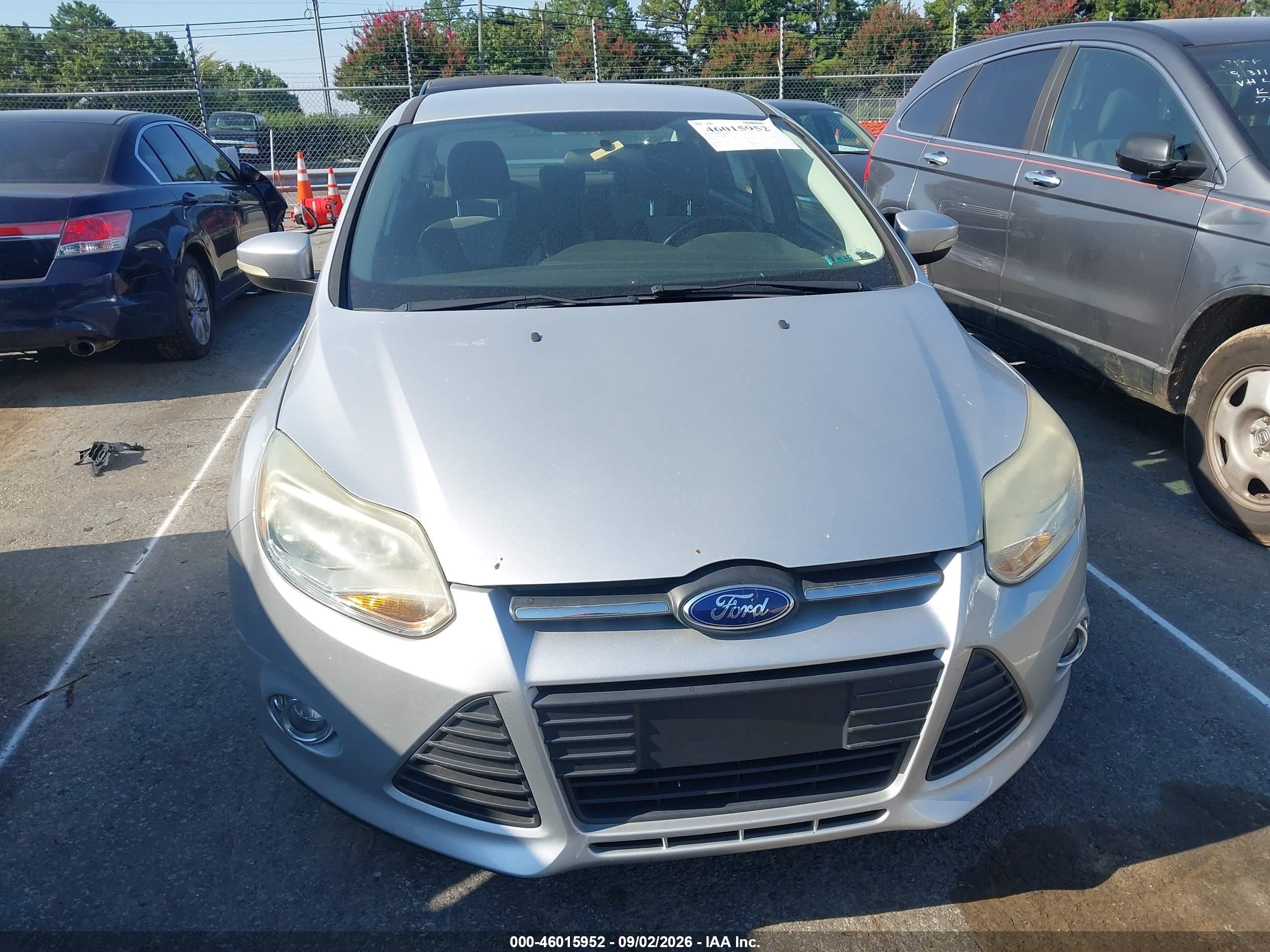 2014 Ford Focus Se Silver vin: 1FADP3F27EL418414