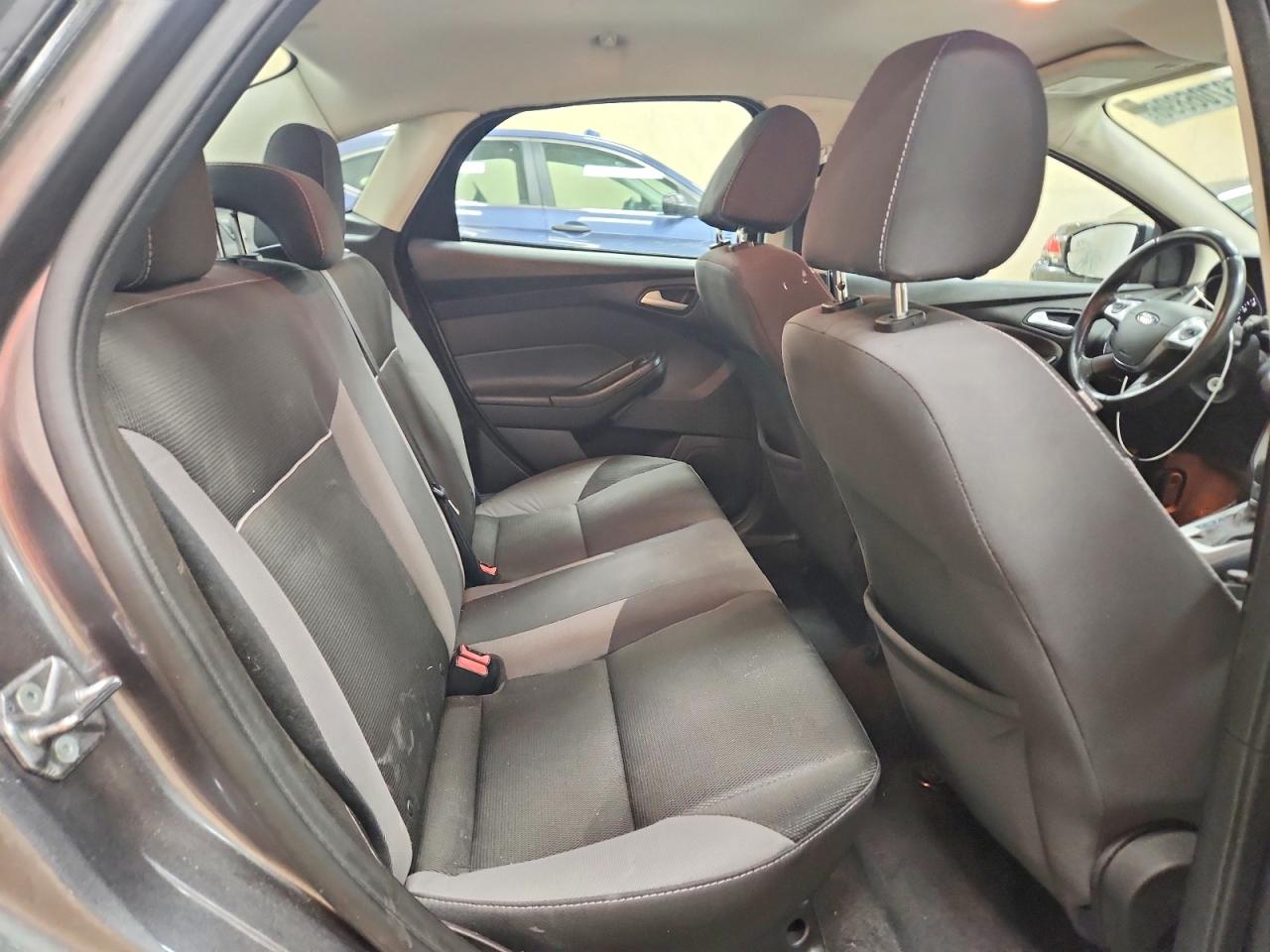 2014 Ford Focus Se Gray vin: 1FADP3F27EL419188