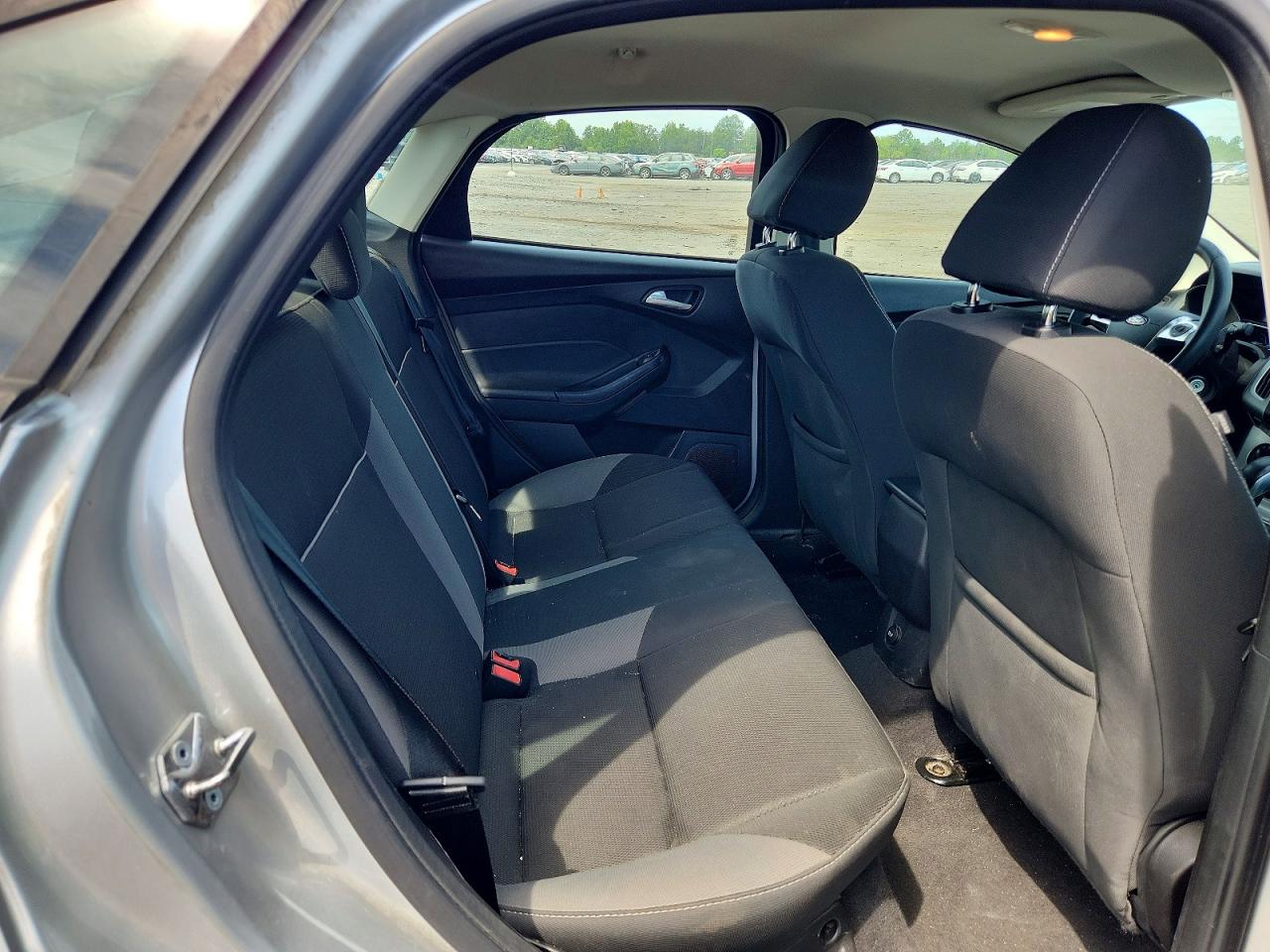 2014 Ford Focus Se Silver vin: 1FADP3F27EL438467