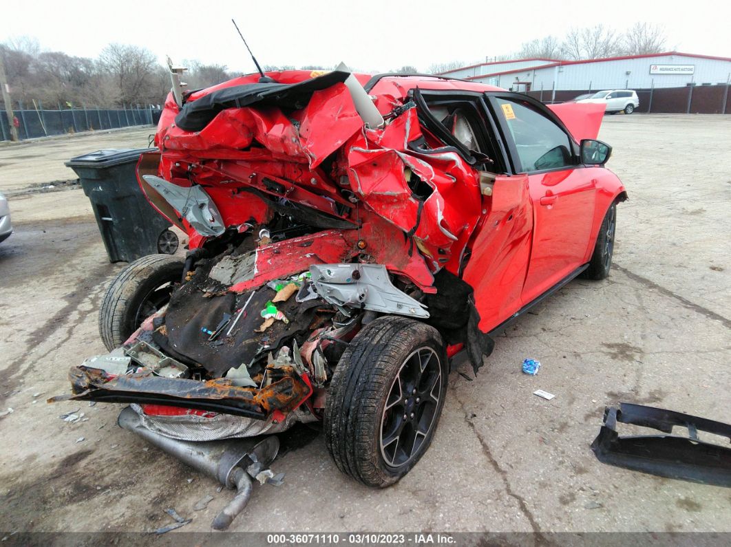 2014 Ford Focus Se Red vin: 1FADP3F27EL440980