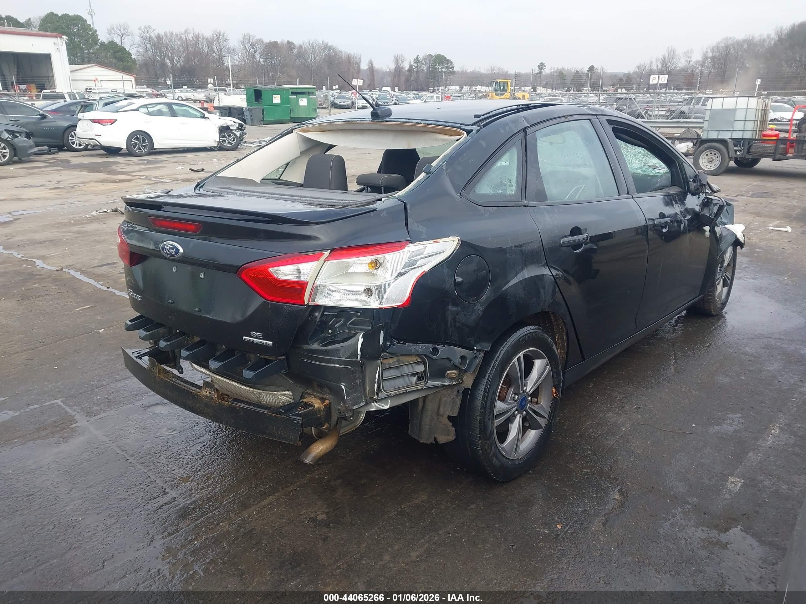 2014 Ford Focus Se Black vin: 1FADP3F27EL447900