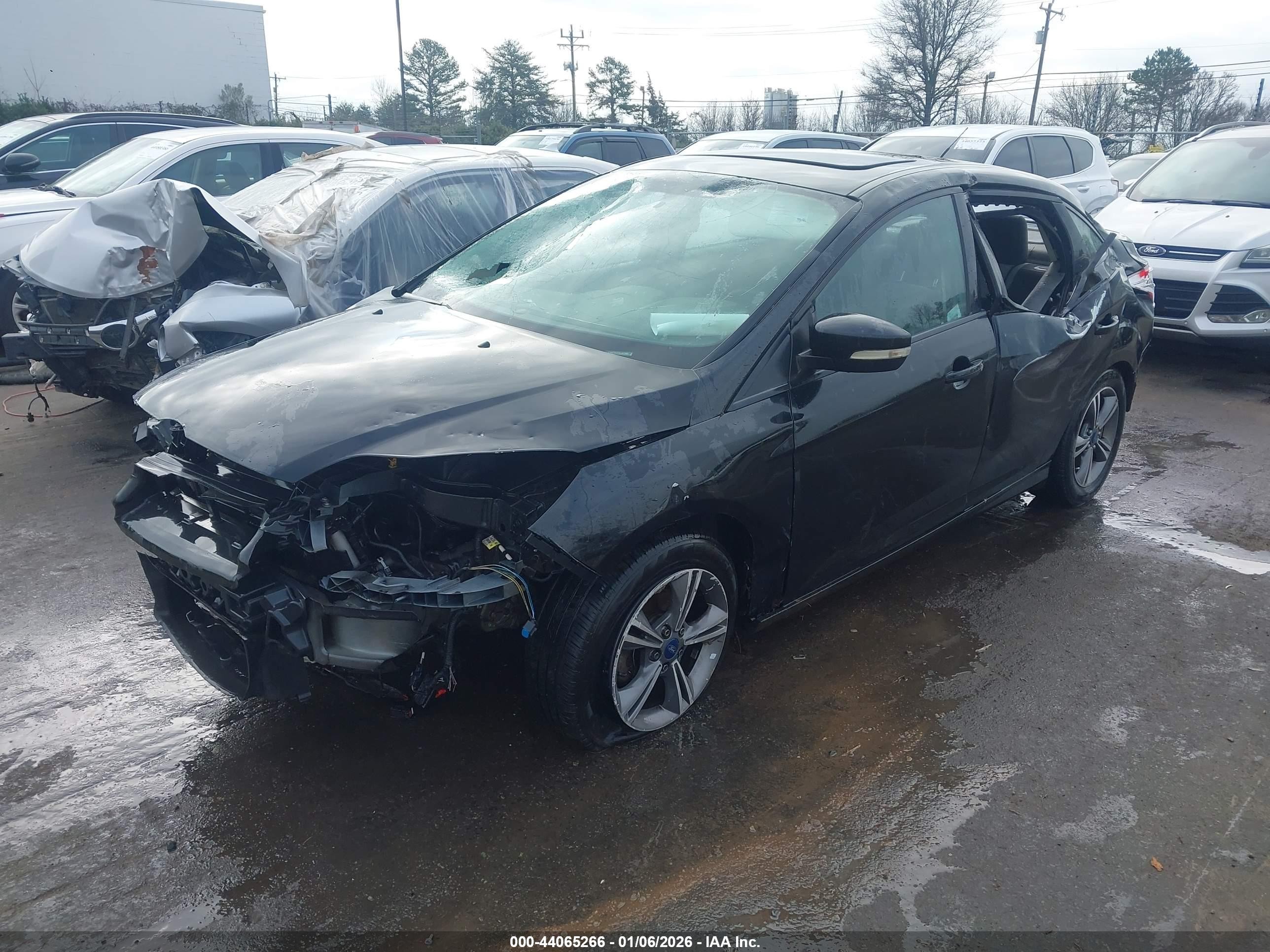 2014 Ford Focus Se Black vin: 1FADP3F27EL447900