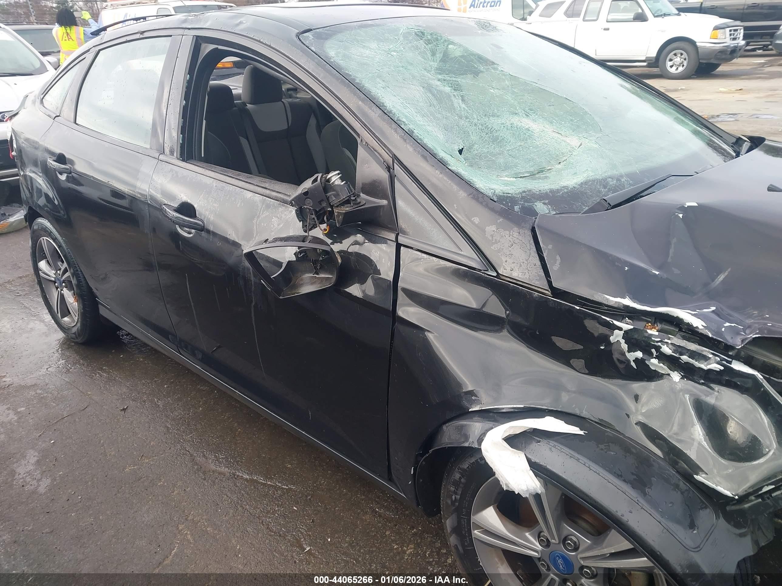 2014 Ford Focus Se Black vin: 1FADP3F27EL447900