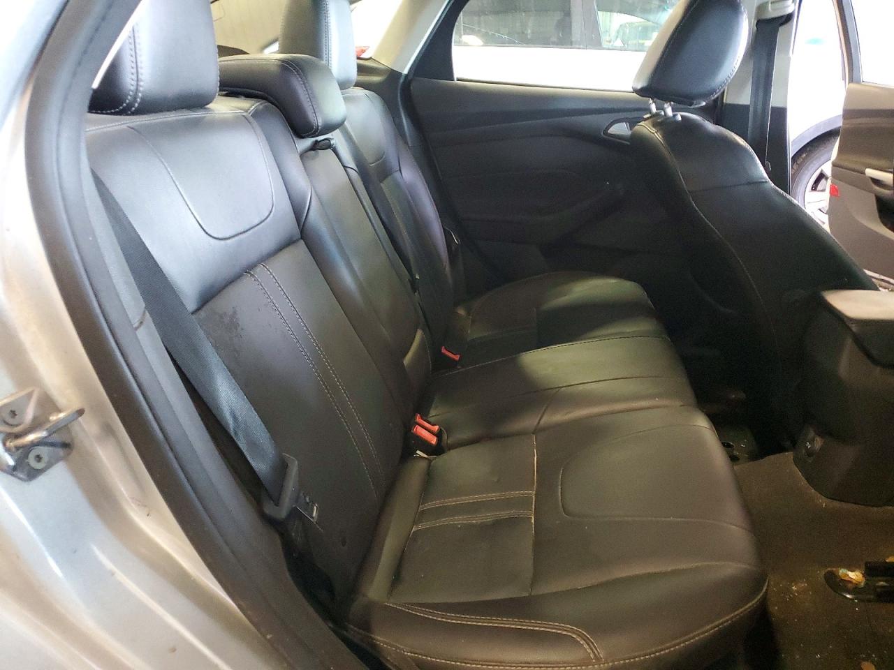 2014 Ford Focus Se Silver vin: 1FADP3F27EL448111