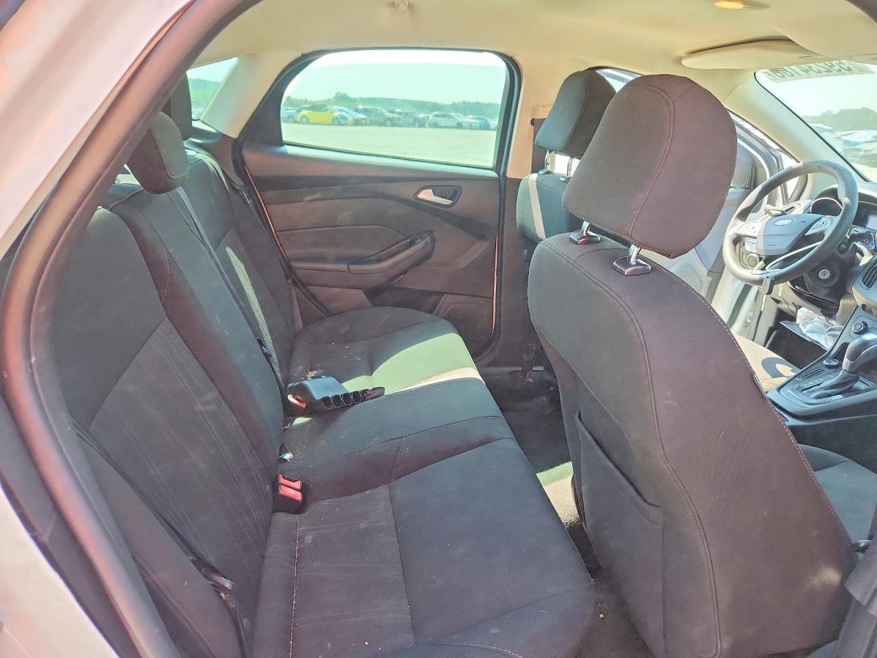 2015 Ford Focus Se White vin: 1FADP3F27FL205738