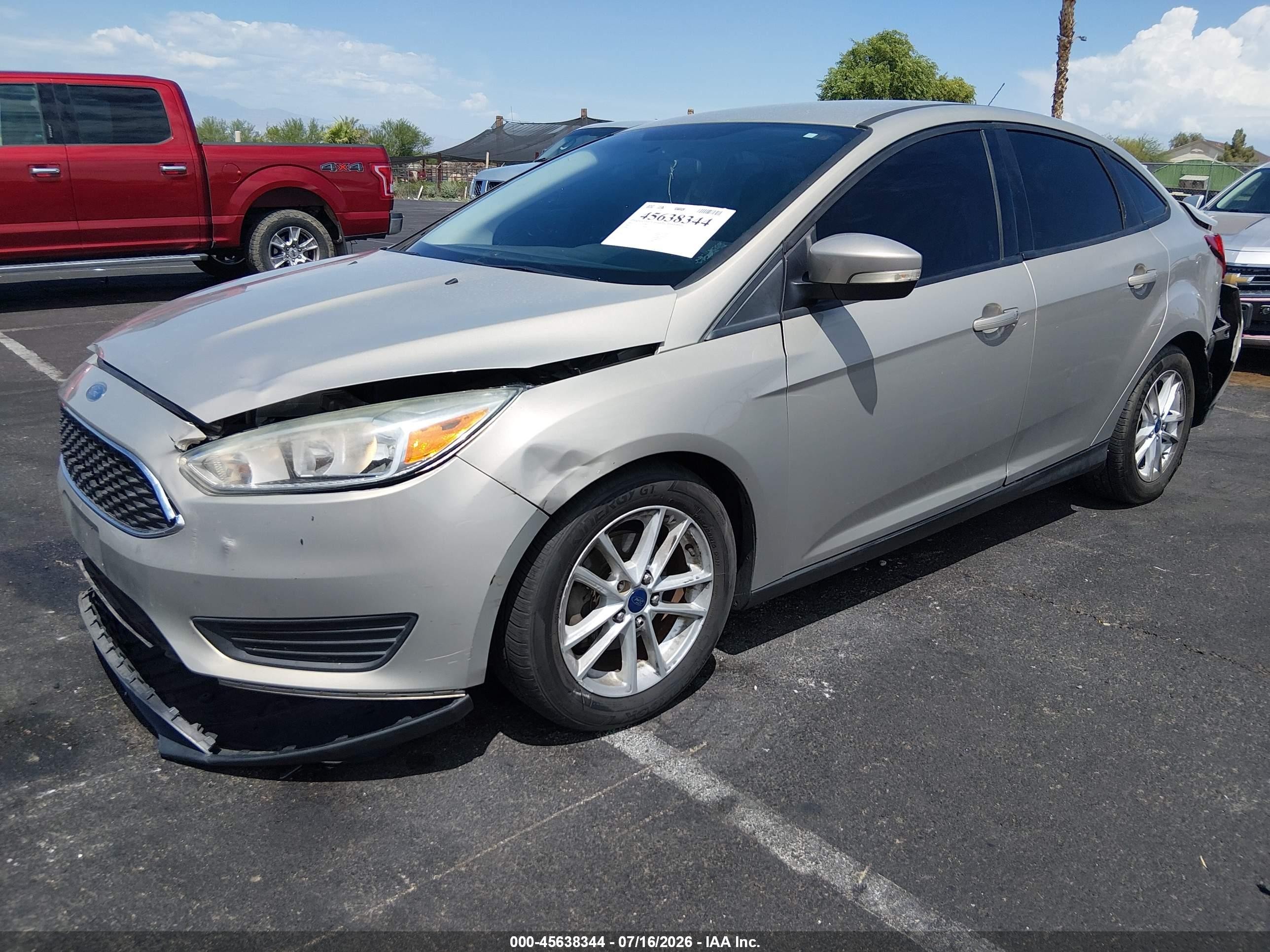 2015 Ford Focus Se Beige vin: 1FADP3F27FL209661