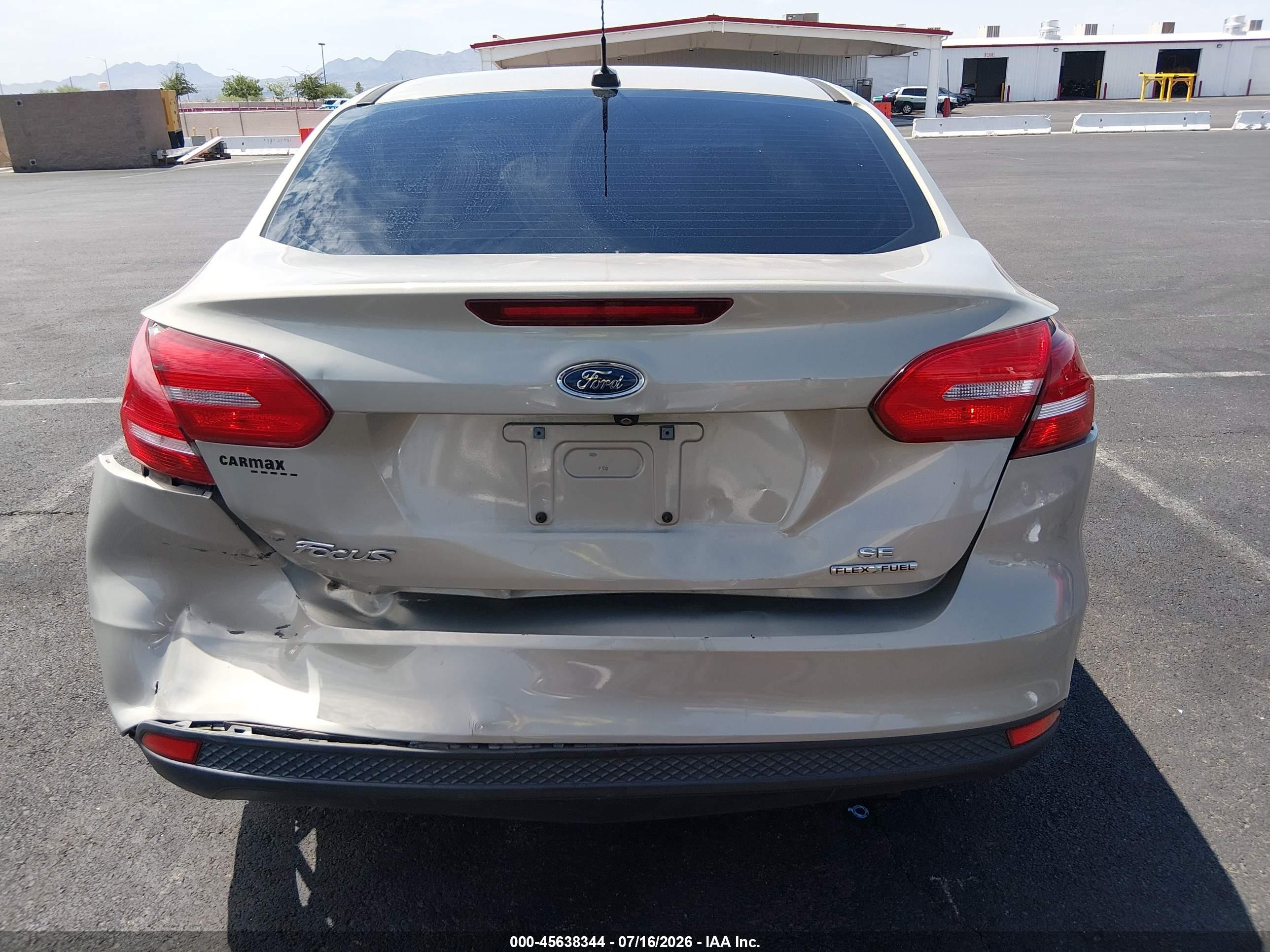 2015 Ford Focus Se Beige vin: 1FADP3F27FL209661