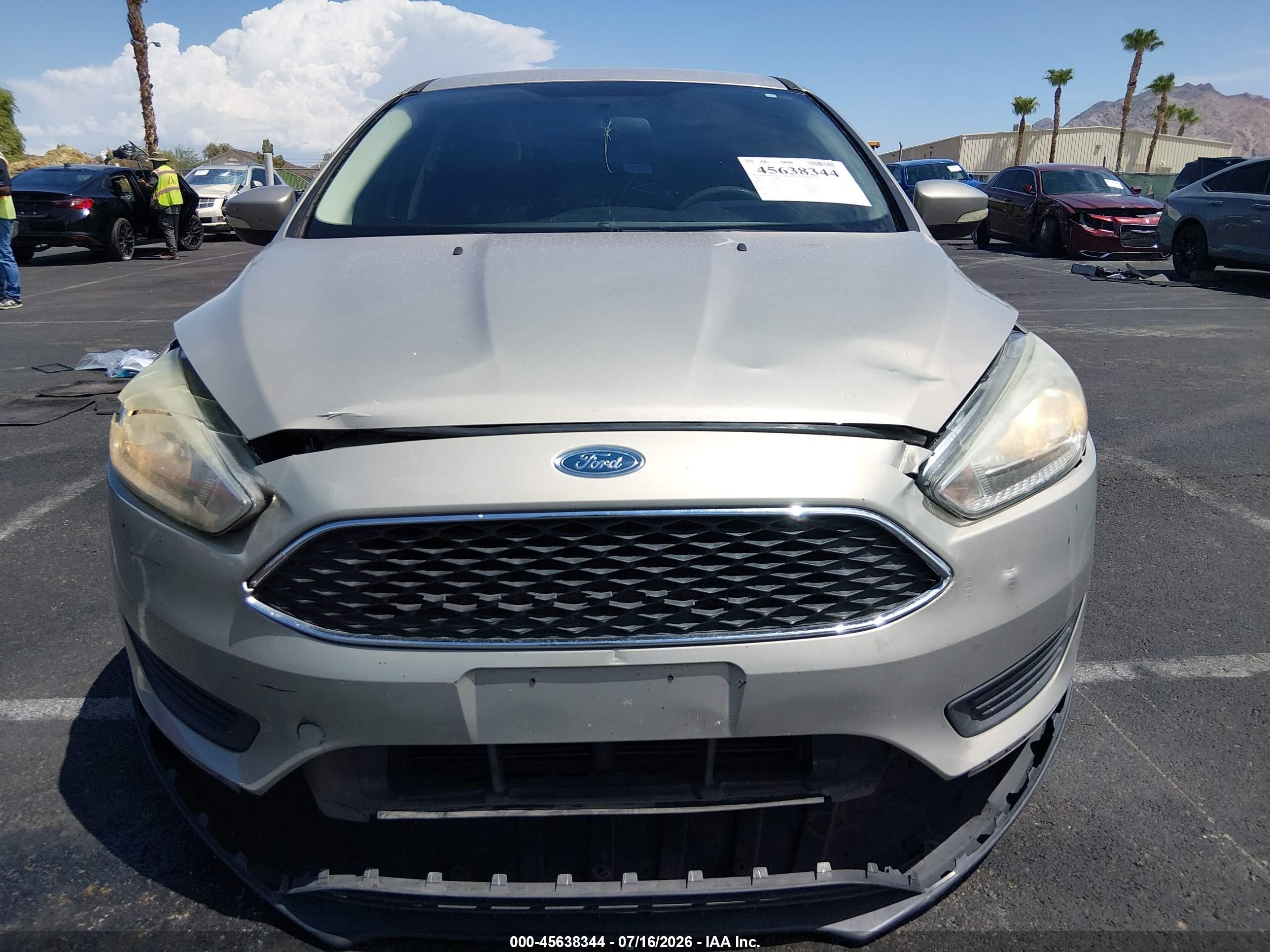 2015 Ford Focus Se Beige vin: 1FADP3F27FL209661