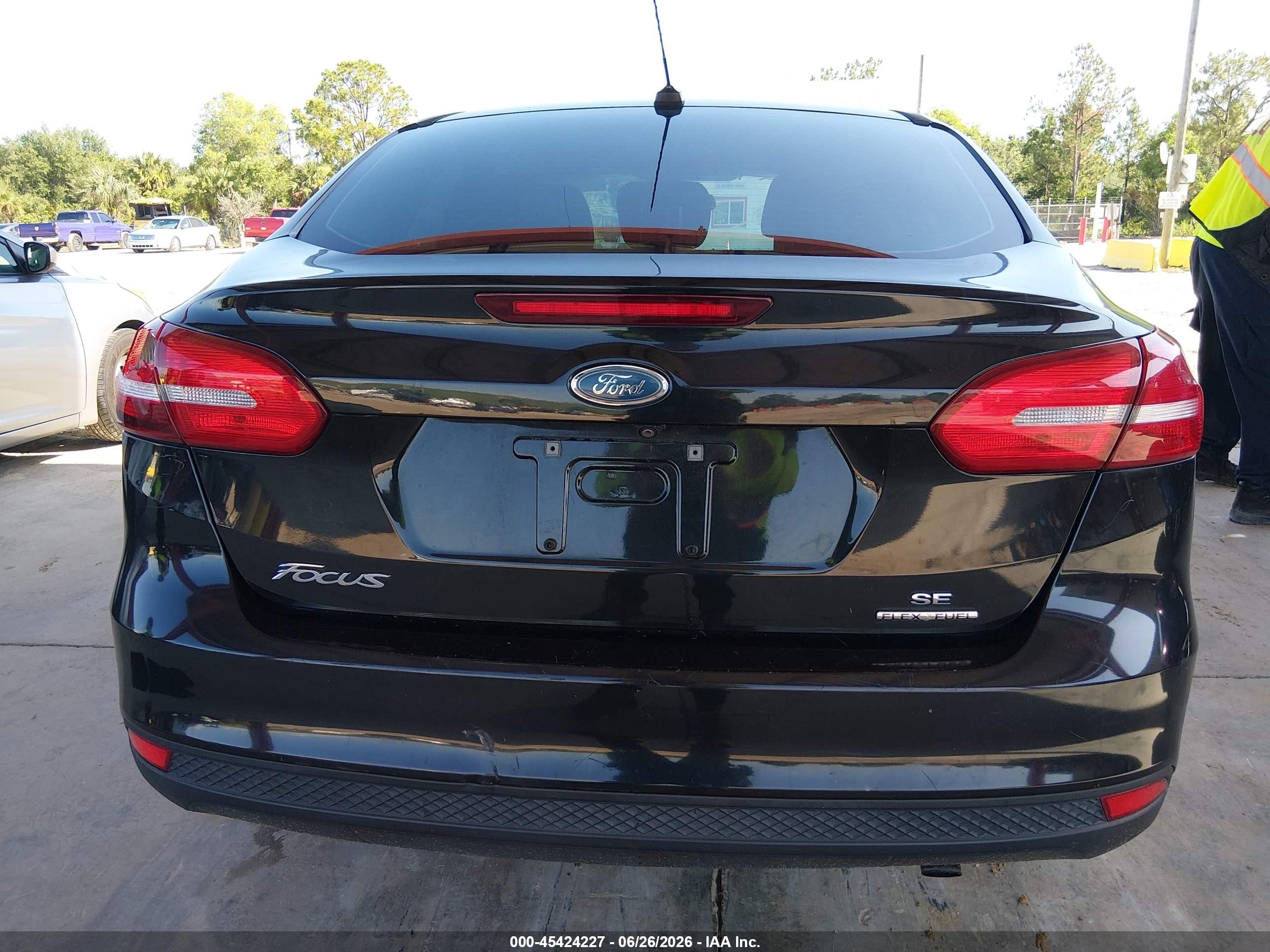2015 Ford Focus Se Black vin: 1FADP3F27FL216044