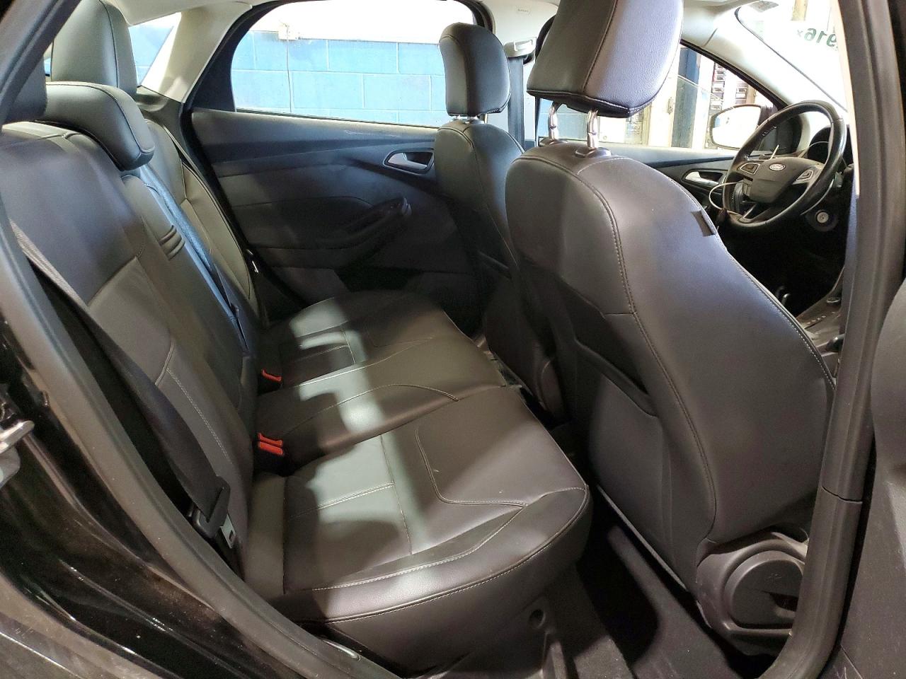 2015 Ford Focus Se Черный vin: 1FADP3F27FL218408