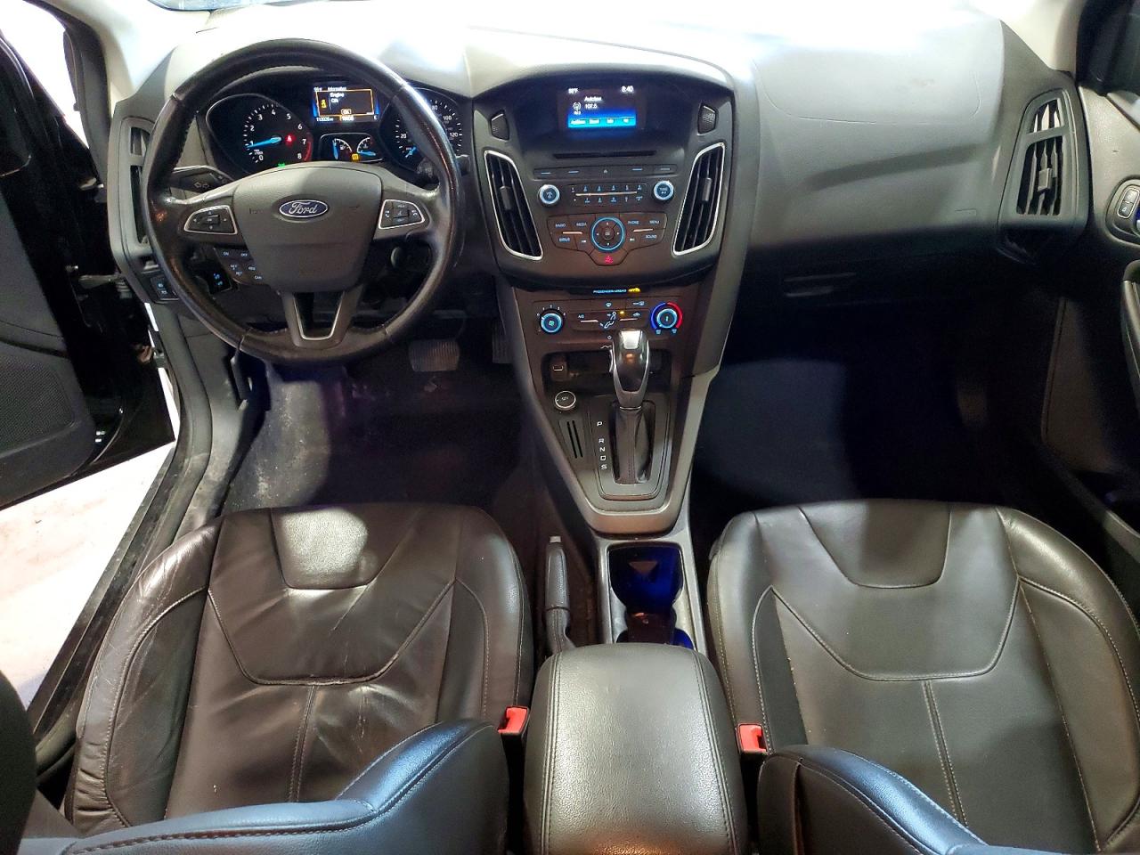 2015 Ford Focus Se Черный vin: 1FADP3F27FL218408