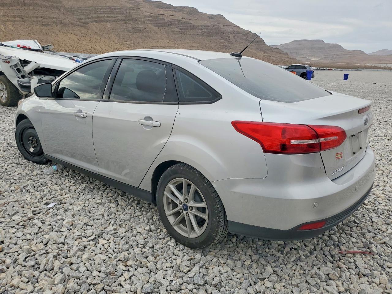 2015 Ford Focus Se Silver vin: 1FADP3F27FL220420