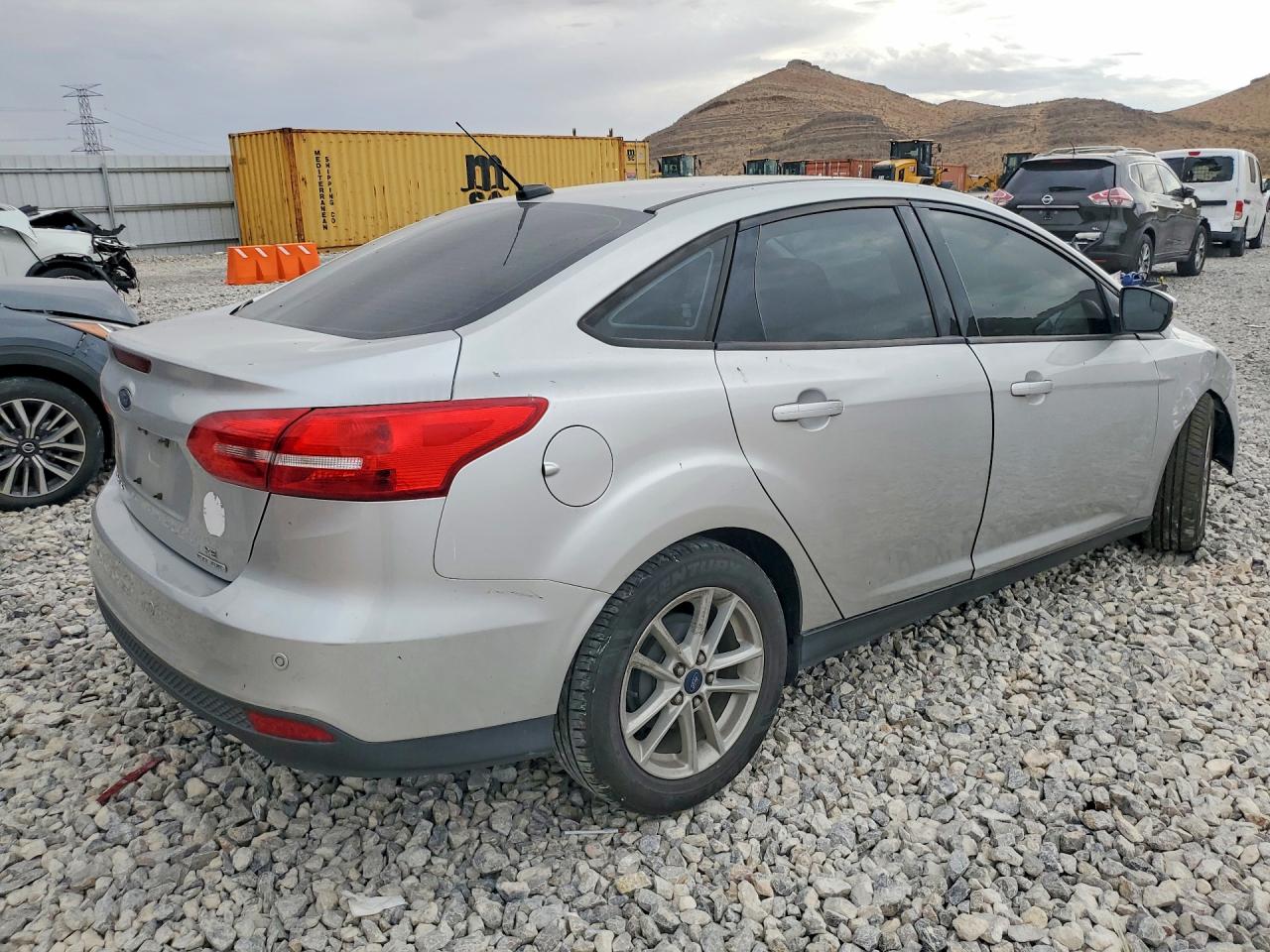 2015 Ford Focus Se Silver vin: 1FADP3F27FL220420