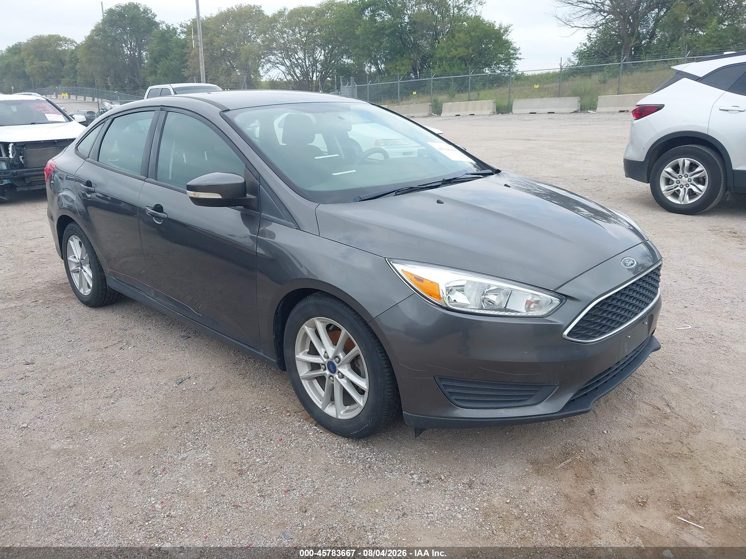 2015 Ford Focus Se Серый vin: 1FADP3F27FL231076