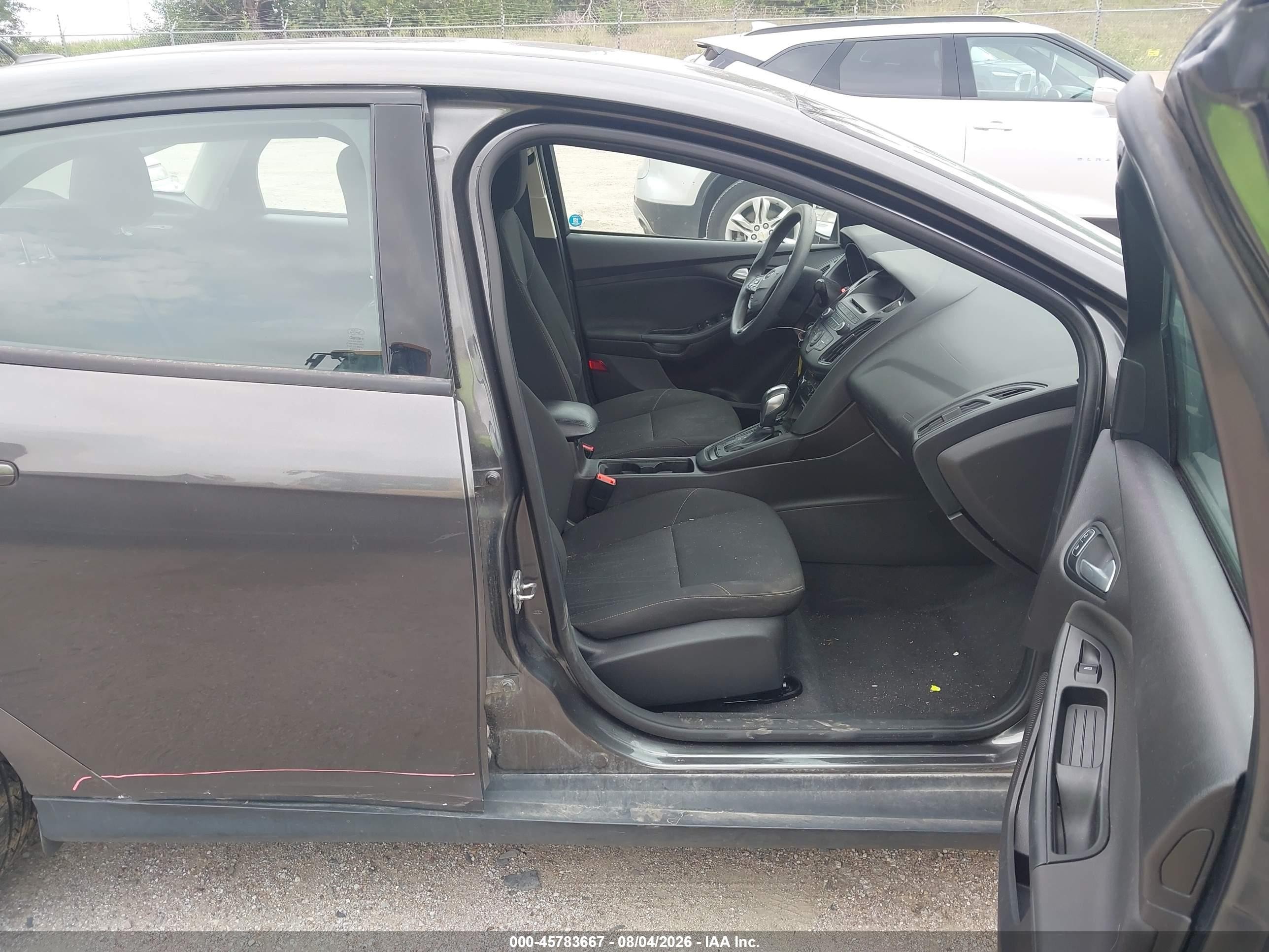 2015 Ford Focus Se Серый vin: 1FADP3F27FL231076