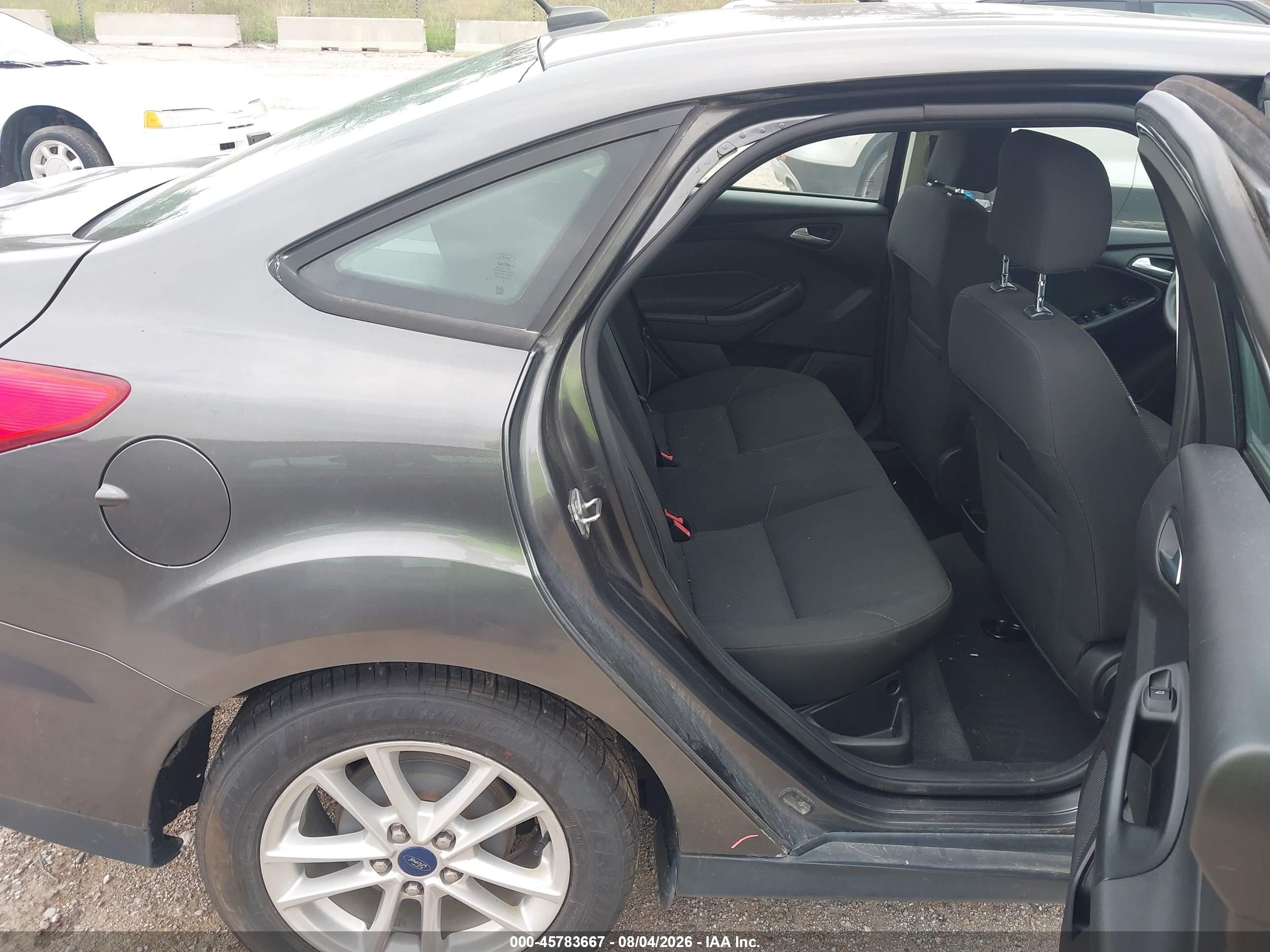 2015 Ford Focus Se Серый vin: 1FADP3F27FL231076