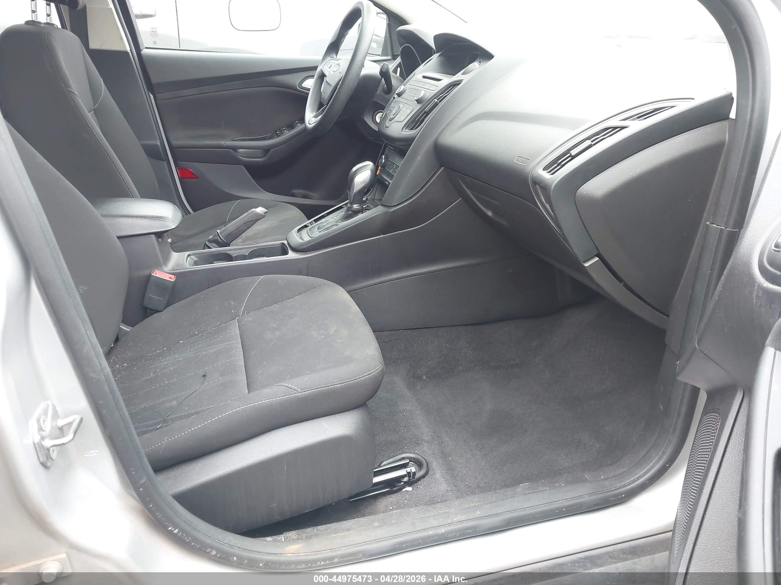 2015 Ford Focus Se Серый vin: 1FADP3F27FL234088